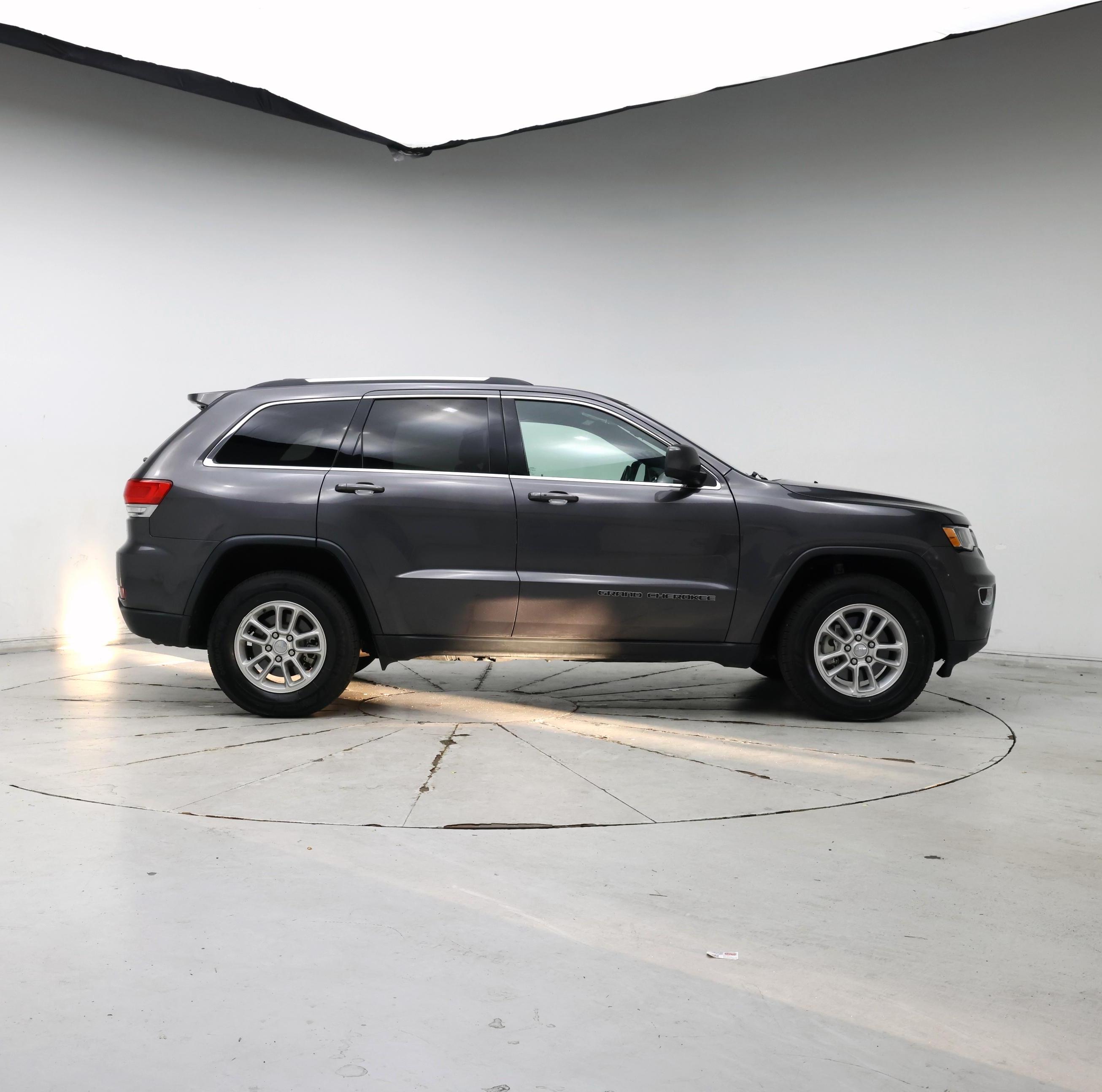 Thumbnail: 2018 Jeep Grand Cherokee - 7