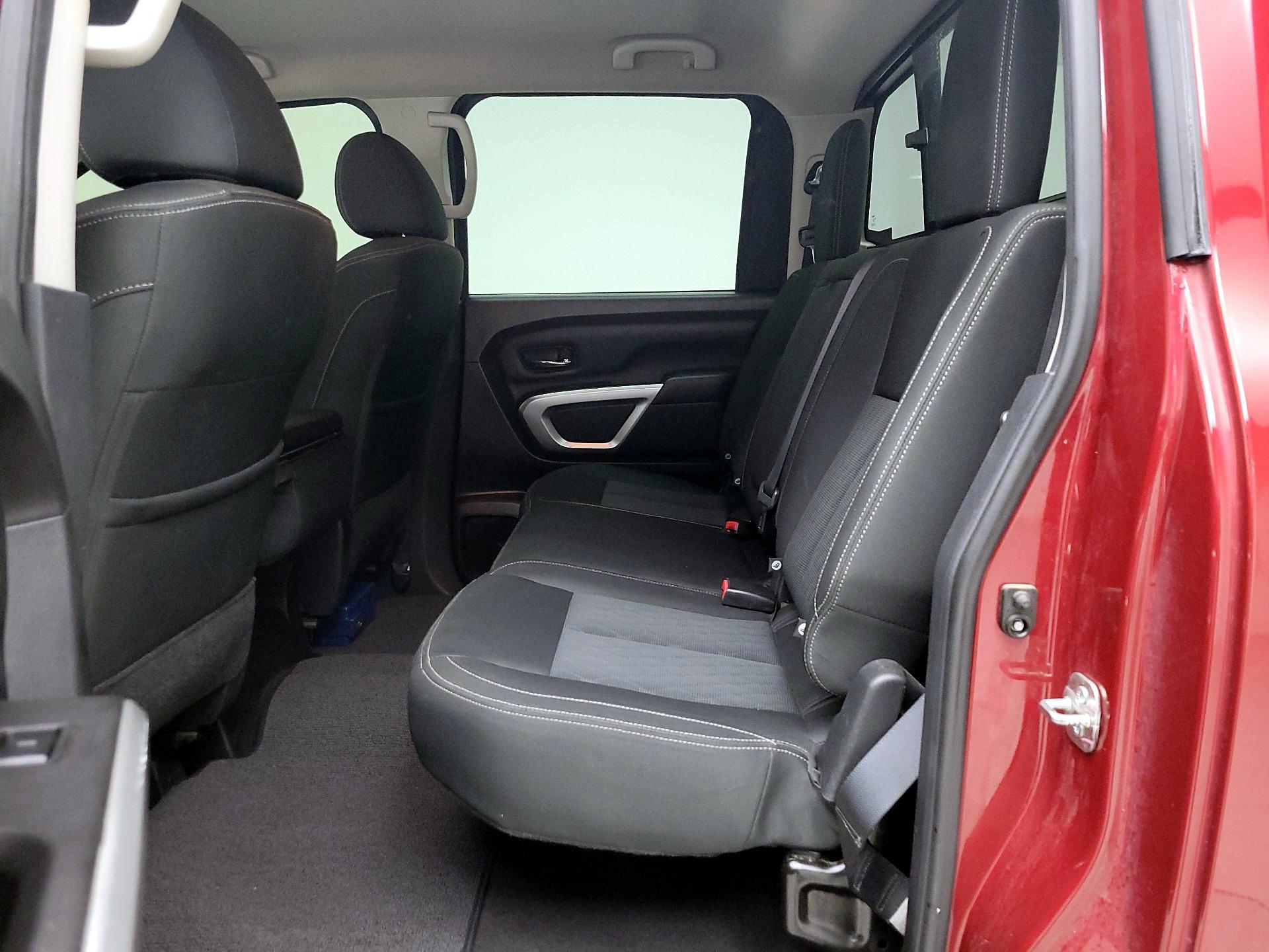 Thumbnail: 2018 Nissan Titan - 19