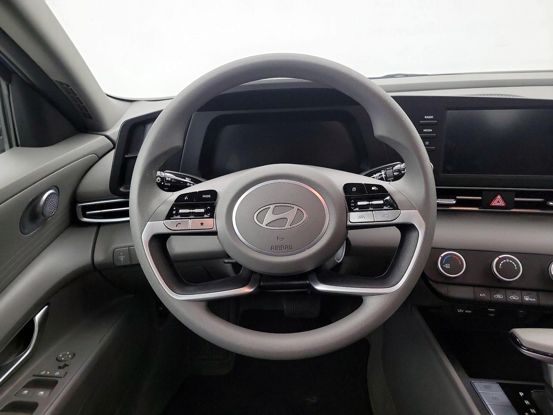 Thumbnail: 2024 Hyundai Elantra - 10