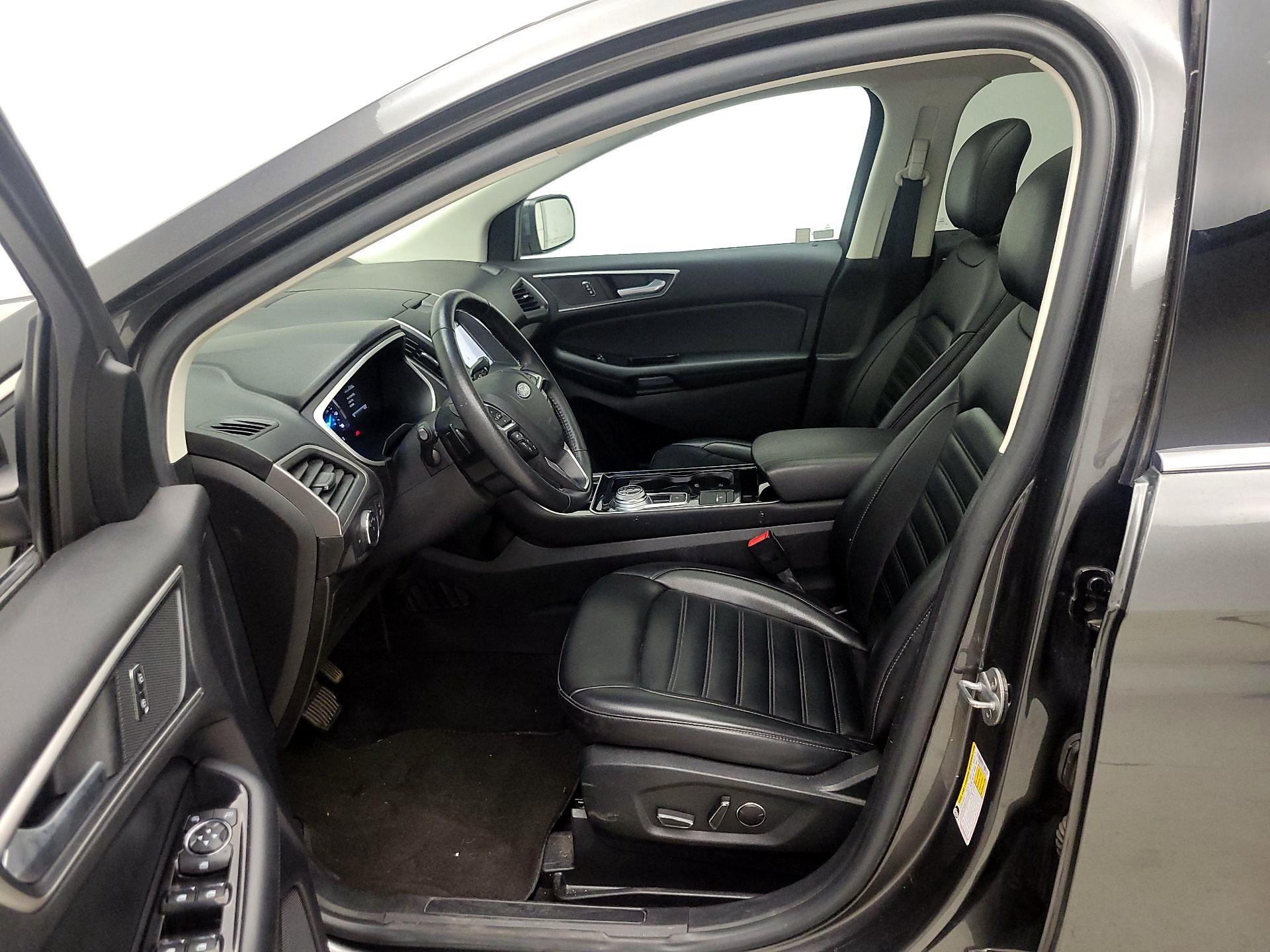 Thumbnail: 2019 Ford Edge - 11