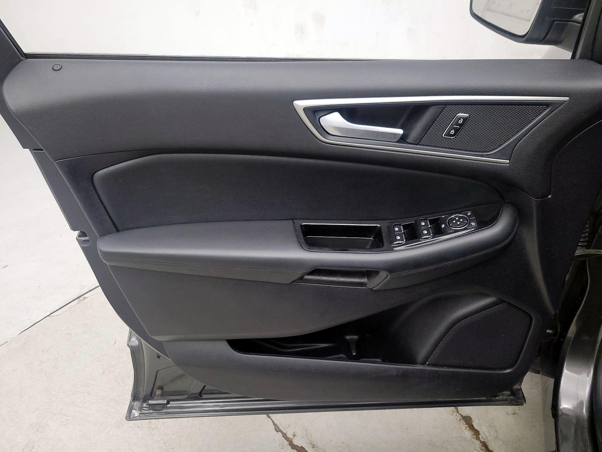 Thumbnail: 2019 Ford Edge - 12