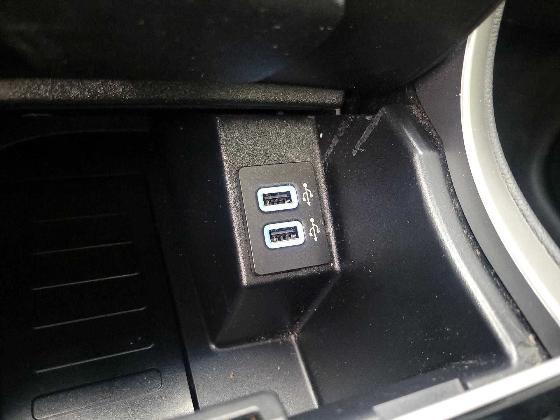 Thumbnail: 2019 Ford Edge - 19