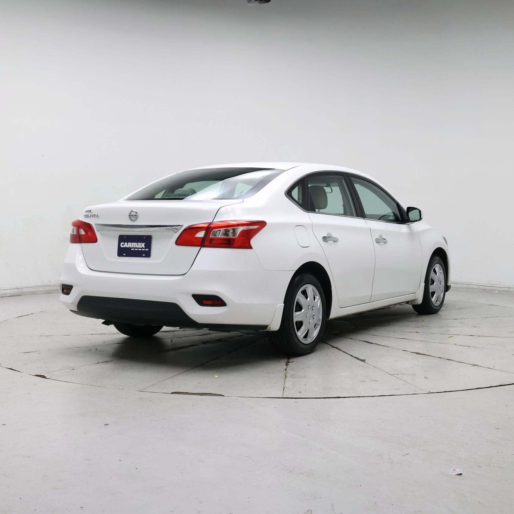 Thumbnail: 2017 Nissan Sentra - 8