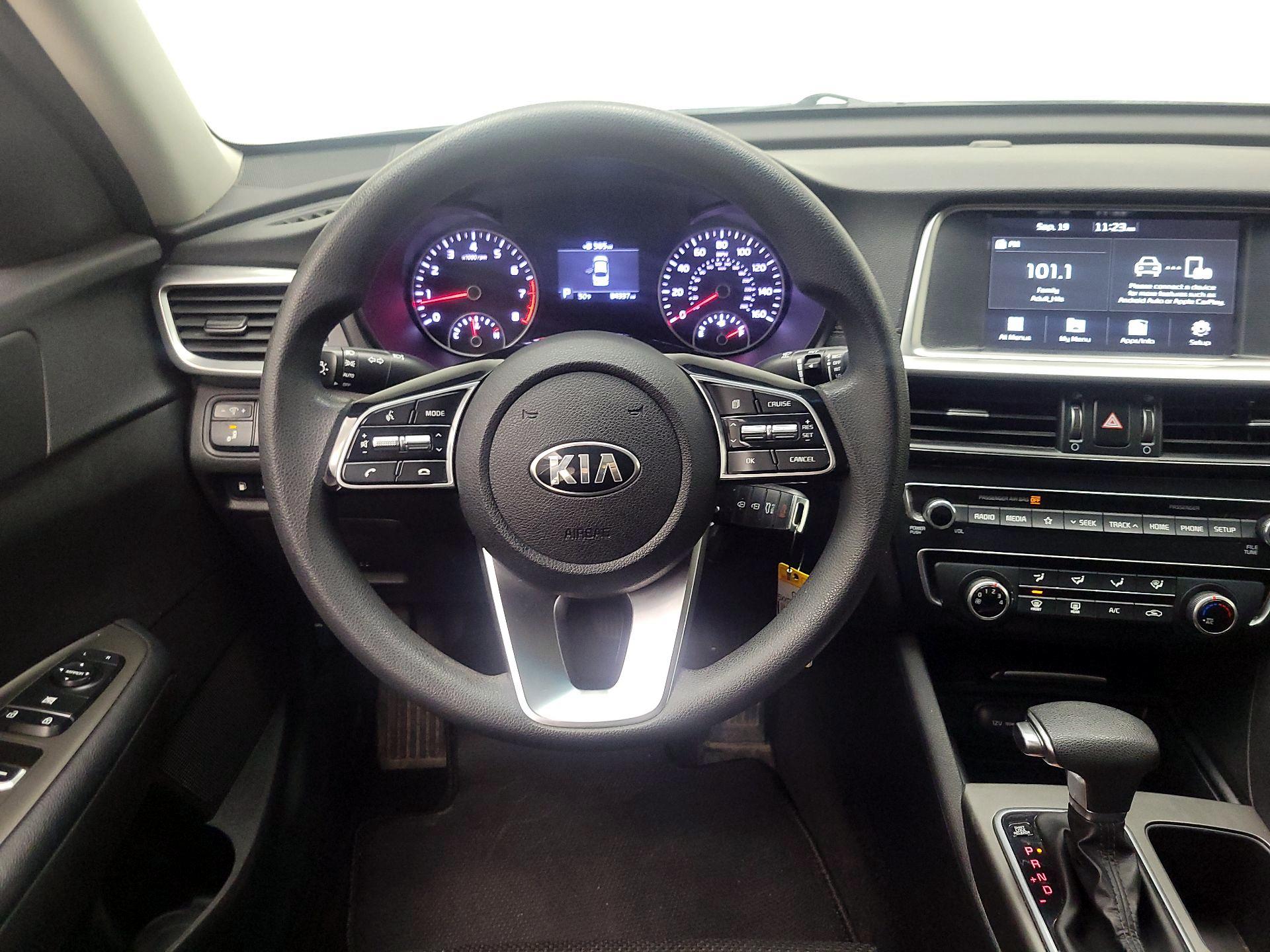 Thumbnail: 2020 Kia Optima - 10
