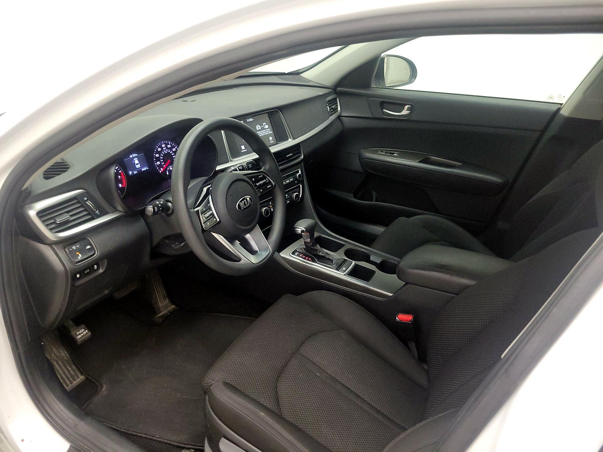 Thumbnail: 2020 Kia Optima - 11