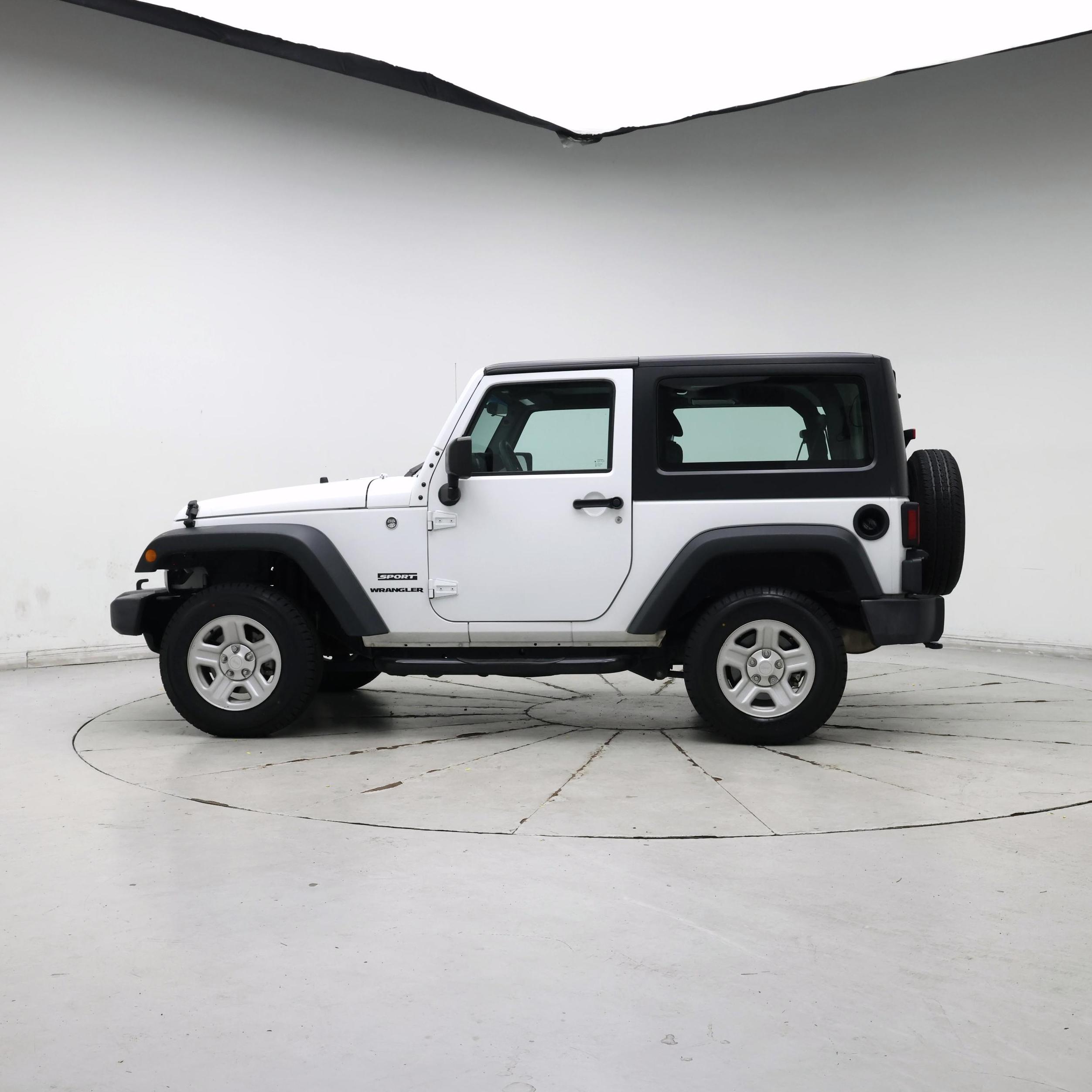 Thumbnail: 2016 Jeep Wrangler - 3
