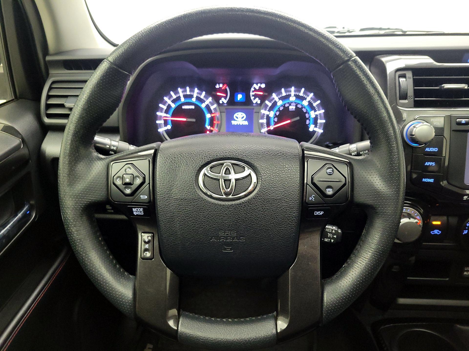 Thumbnail: 2018 Toyota 4Runner - 10