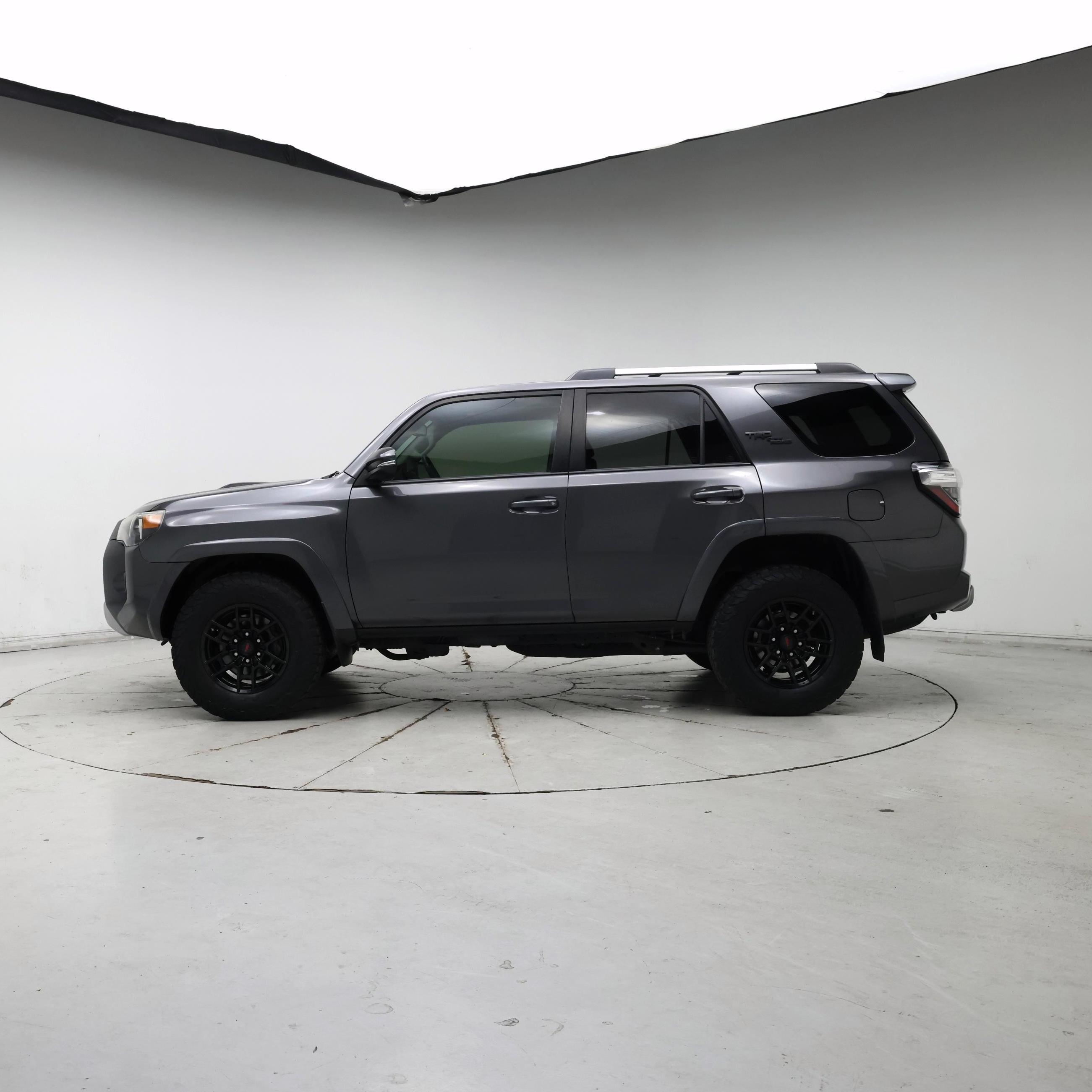 Thumbnail: 2018 Toyota 4Runner - 3