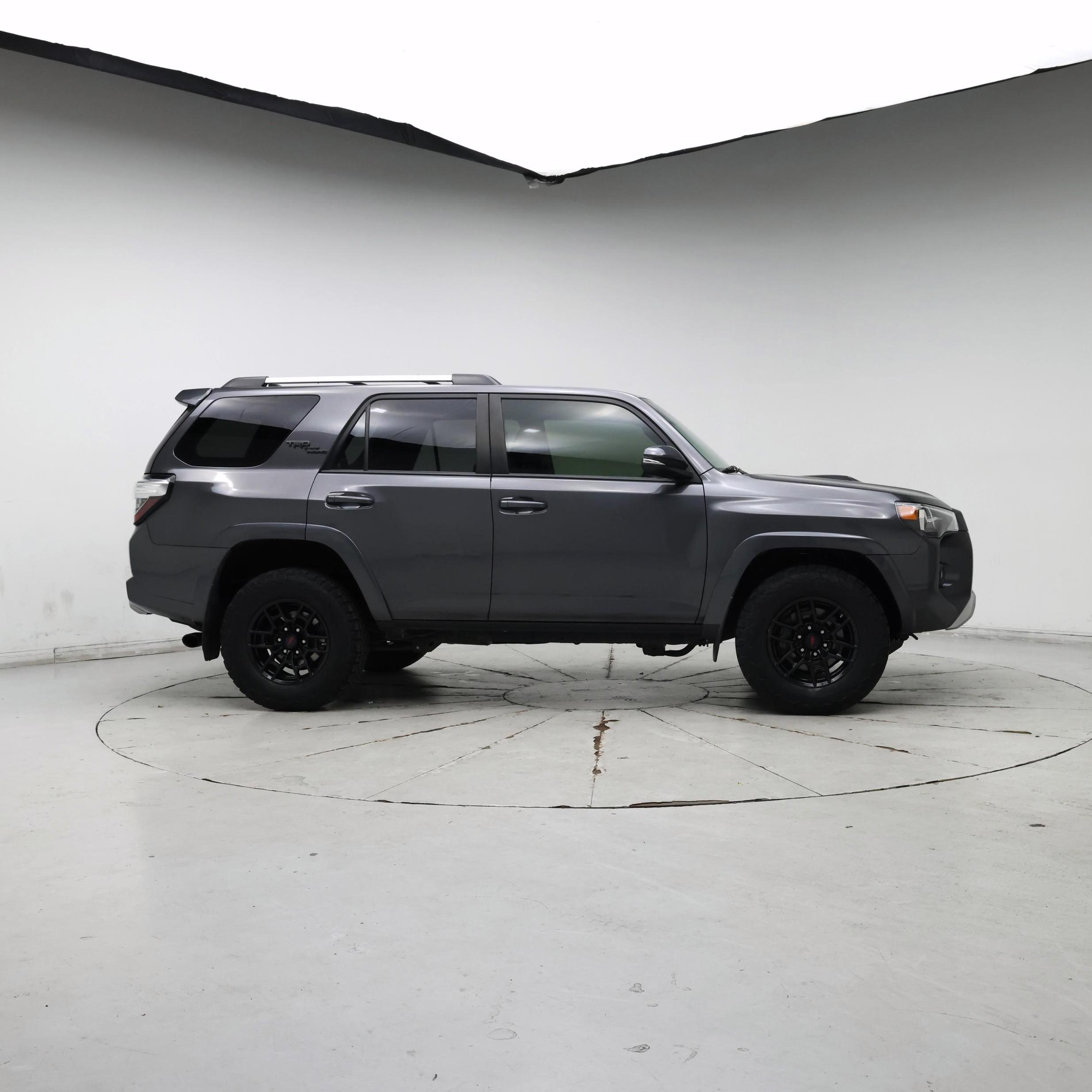 Thumbnail: 2018 Toyota 4Runner - 7