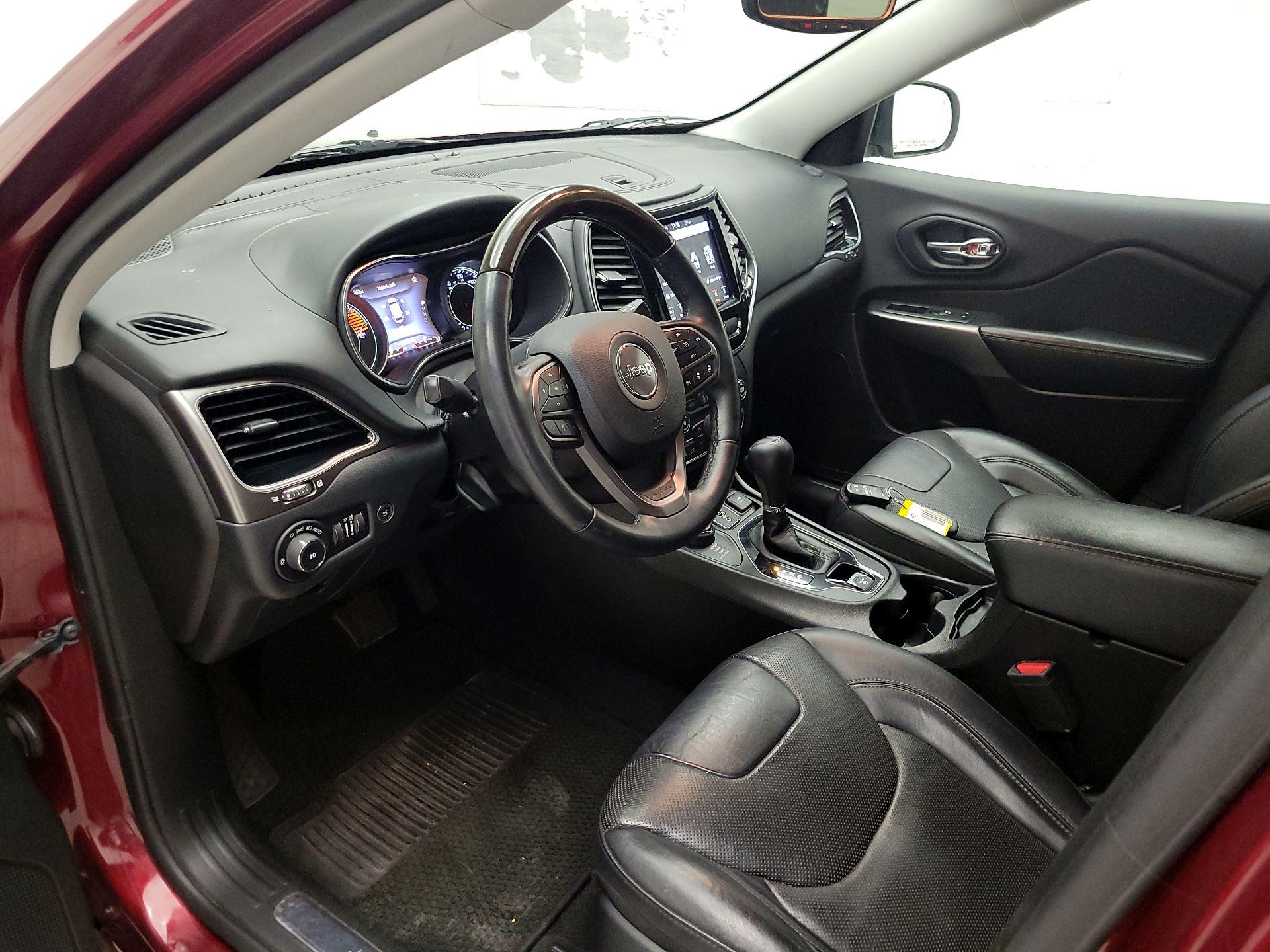 Thumbnail: 2019 Jeep Cherokee - 9