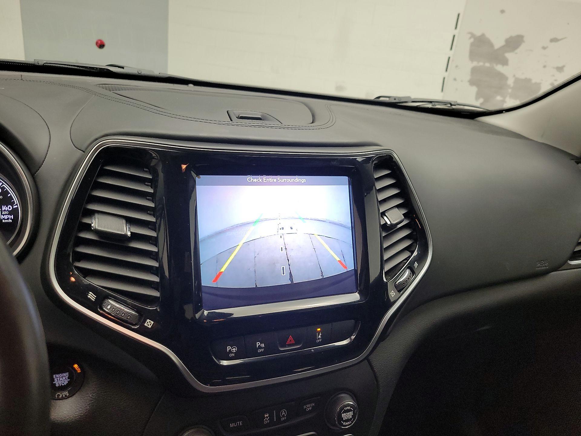 Thumbnail: 2019 Jeep Cherokee - 13