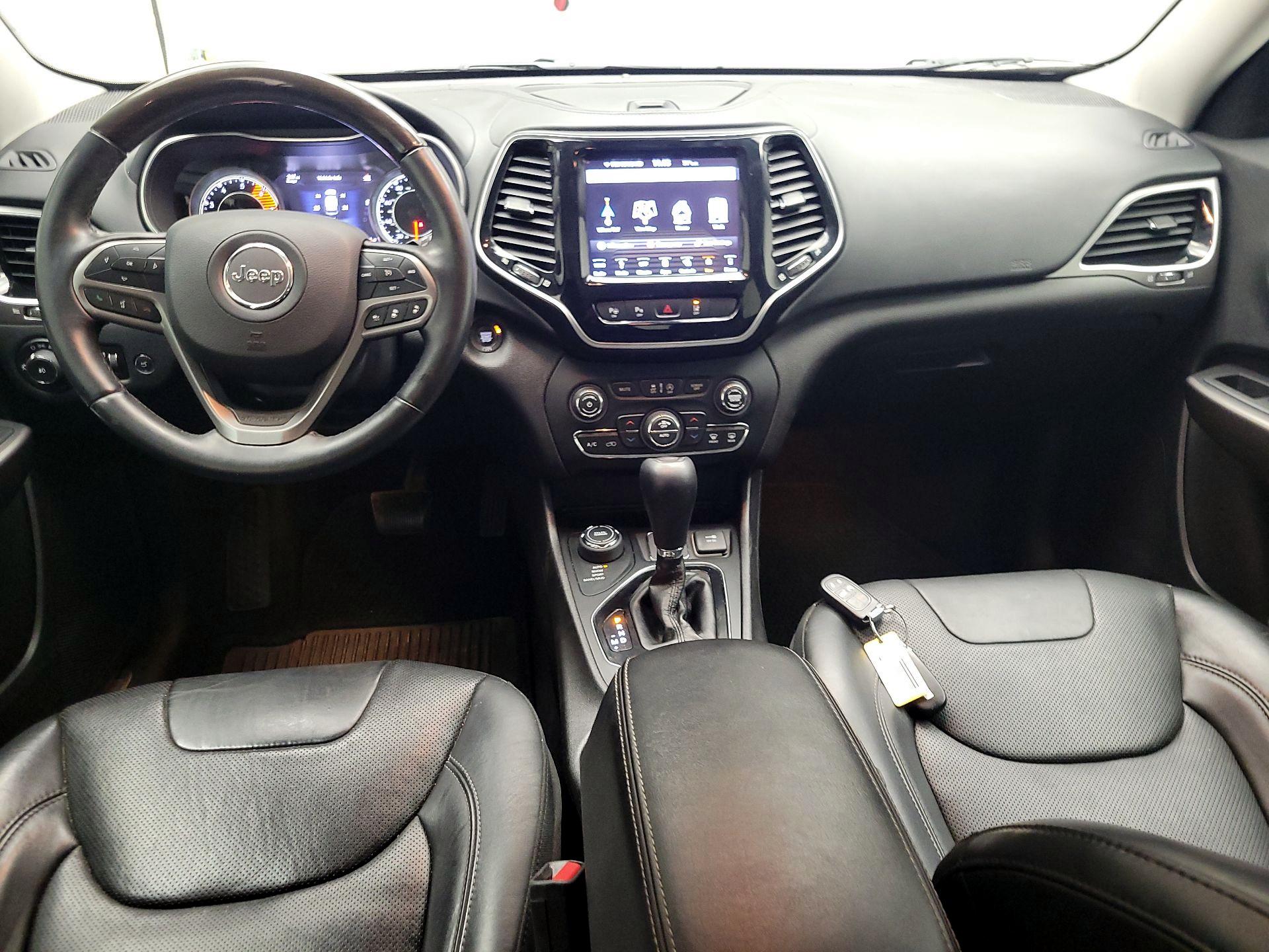 Thumbnail: 2019 Jeep Cherokee - 8