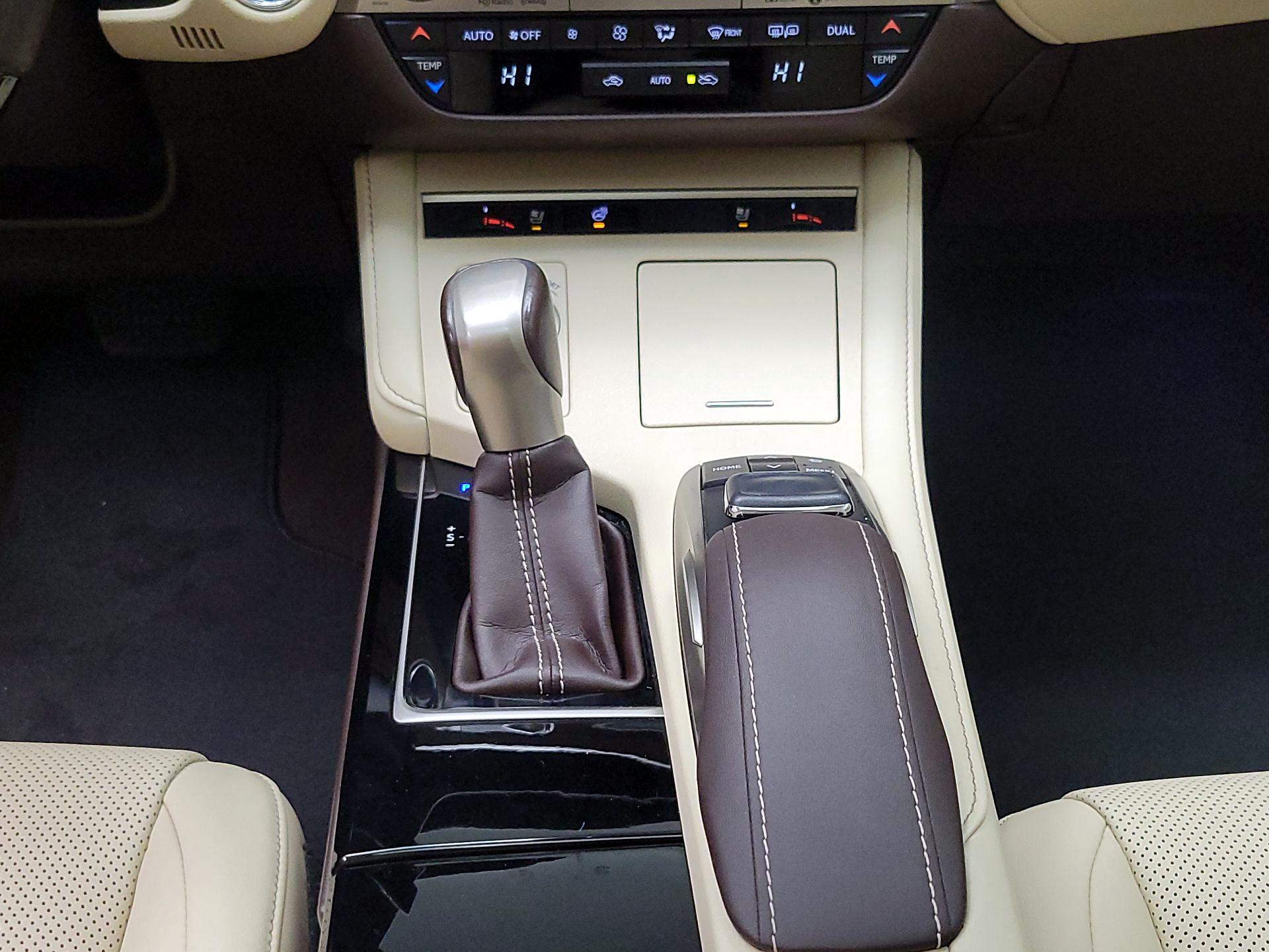 Thumbnail: 2017 Lexus ES - 18
