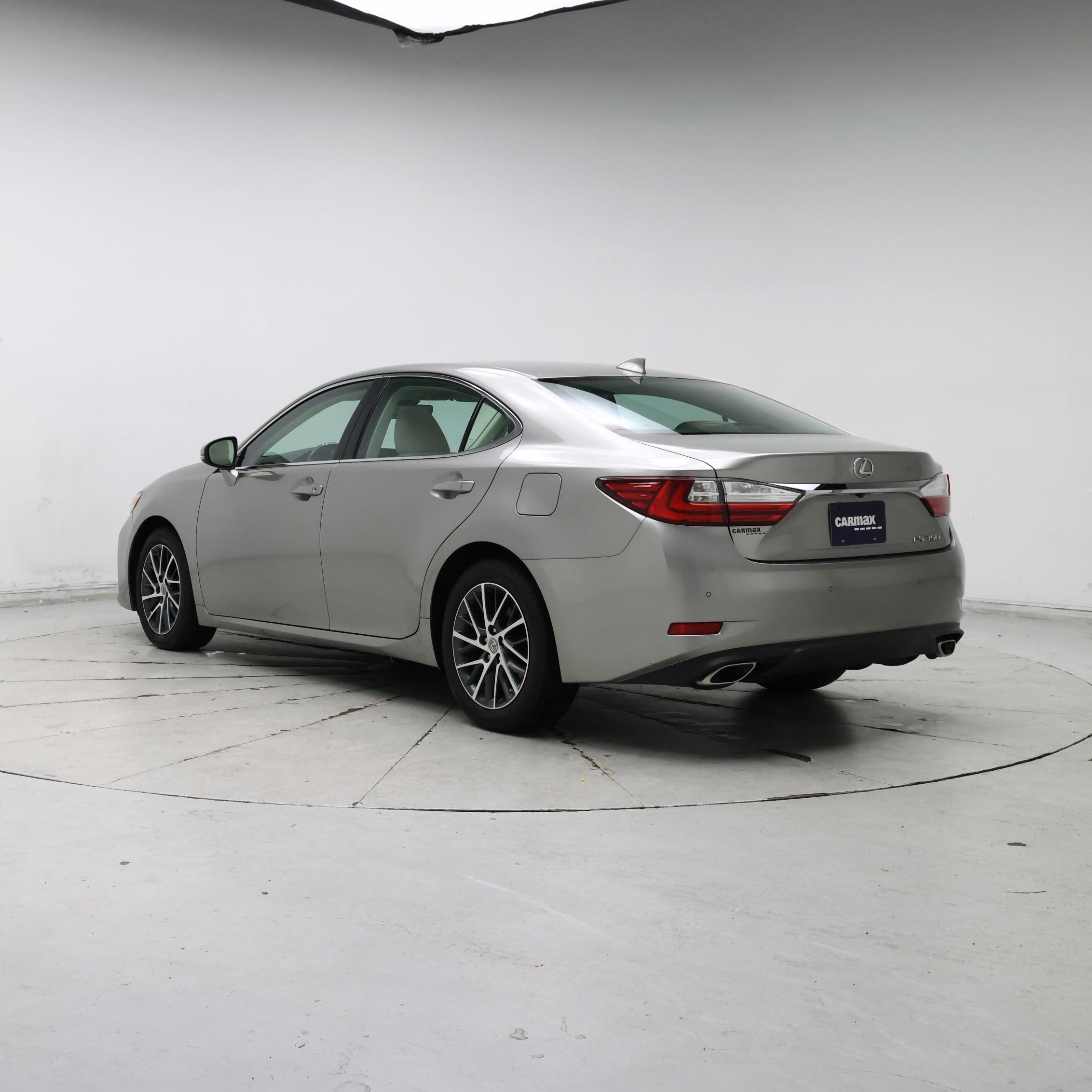 Thumbnail: 2017 Lexus ES - 2