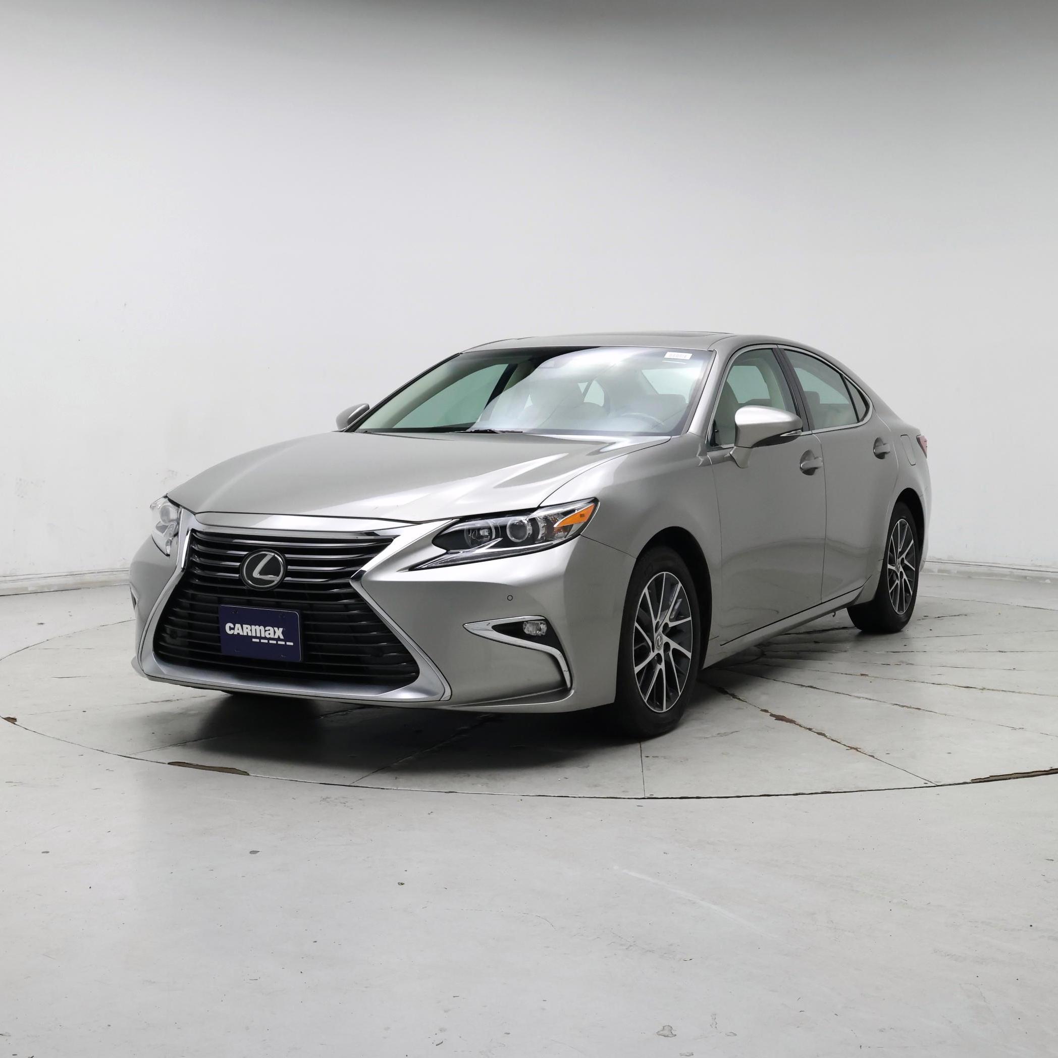 Thumbnail: 2017 Lexus ES - 4