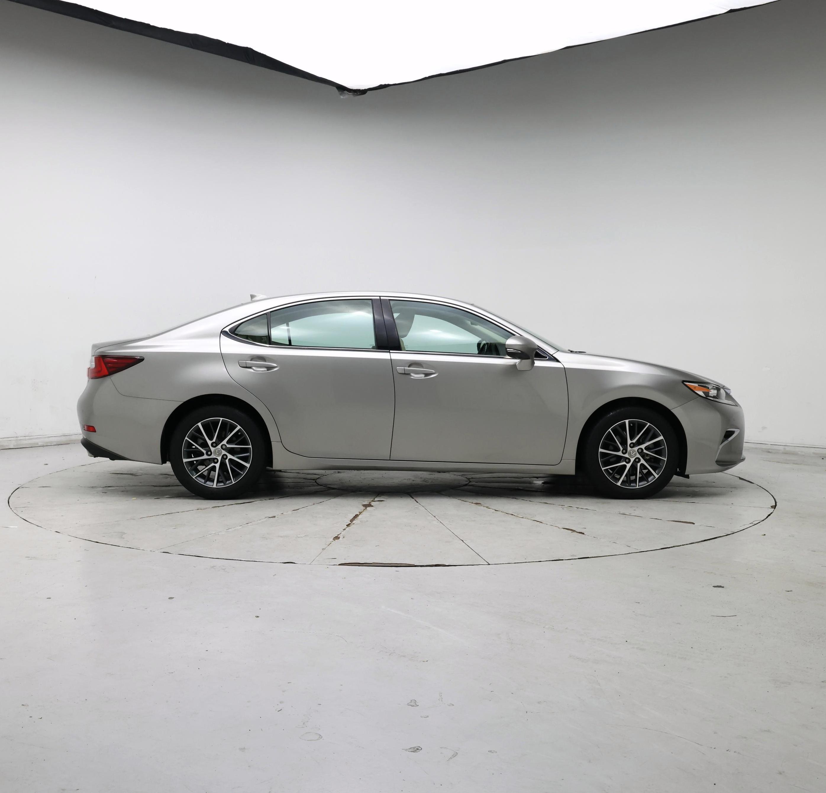 Thumbnail: 2017 Lexus ES - 7