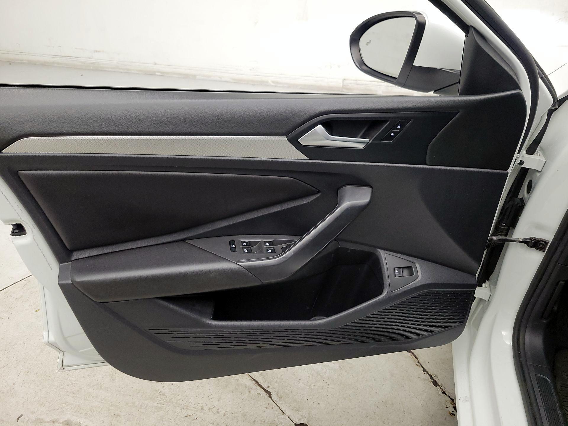 Thumbnail: 2019 Volkswagen Jetta - 12