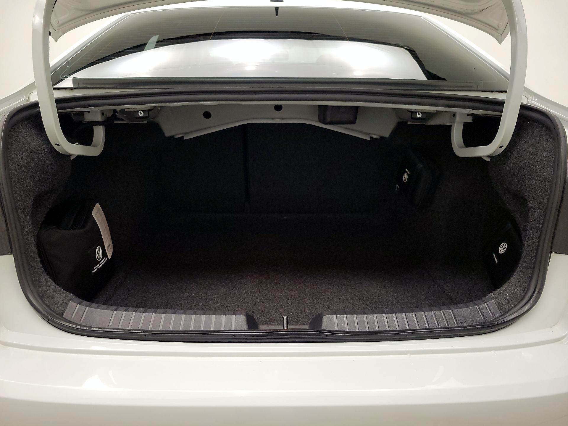 Thumbnail: 2019 Volkswagen Jetta - 20