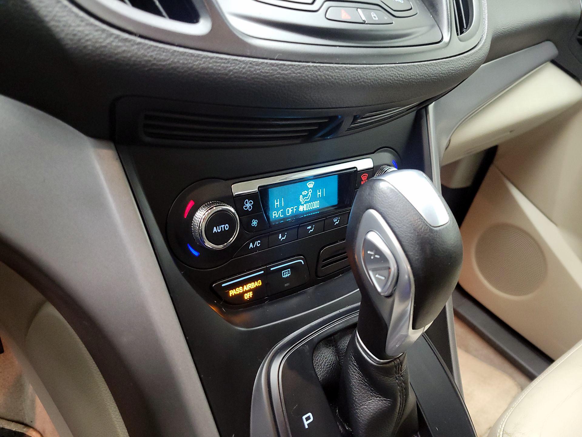 Thumbnail: 2015 Ford Escape - 16