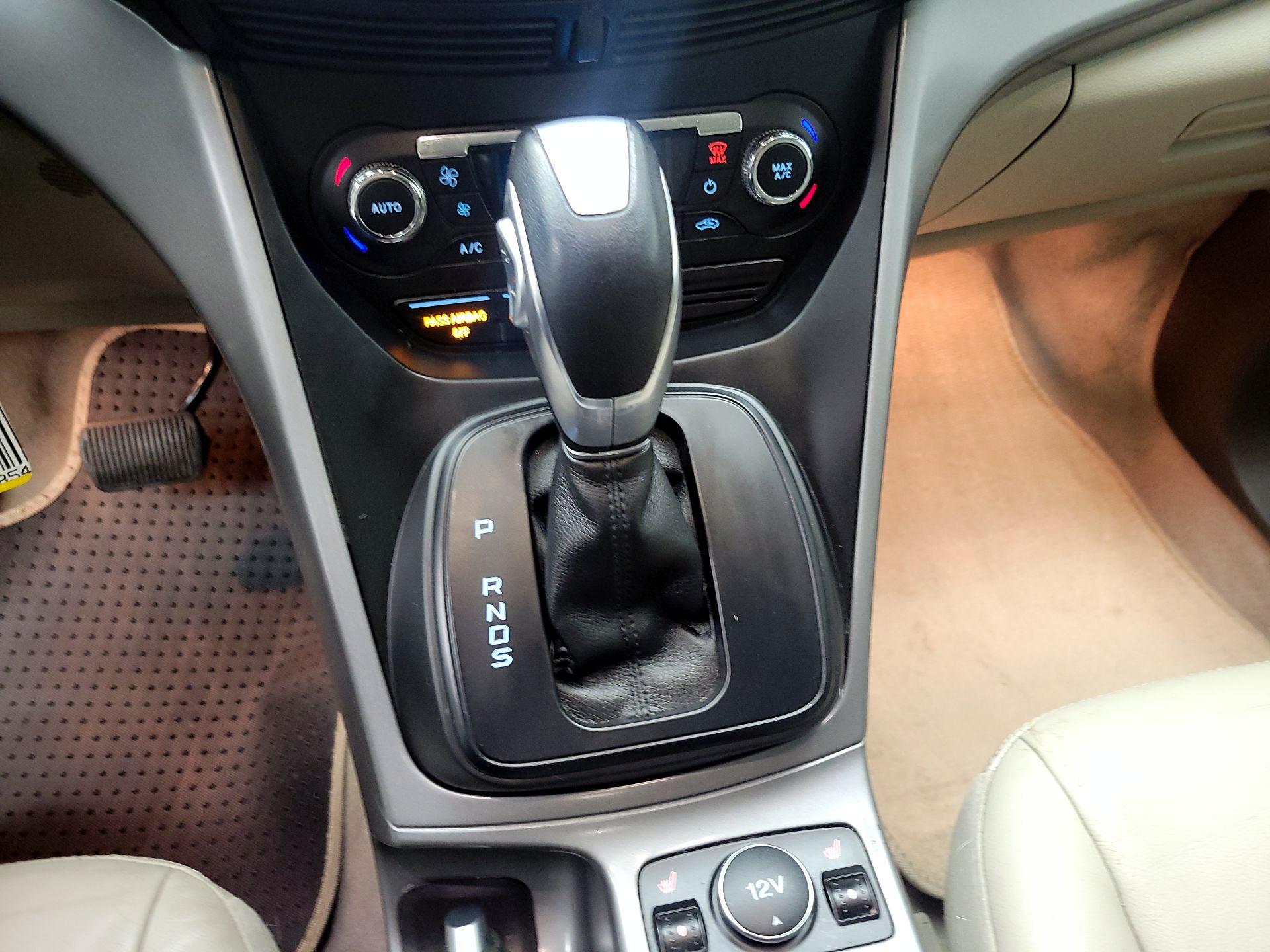 Thumbnail: 2015 Ford Escape - 17