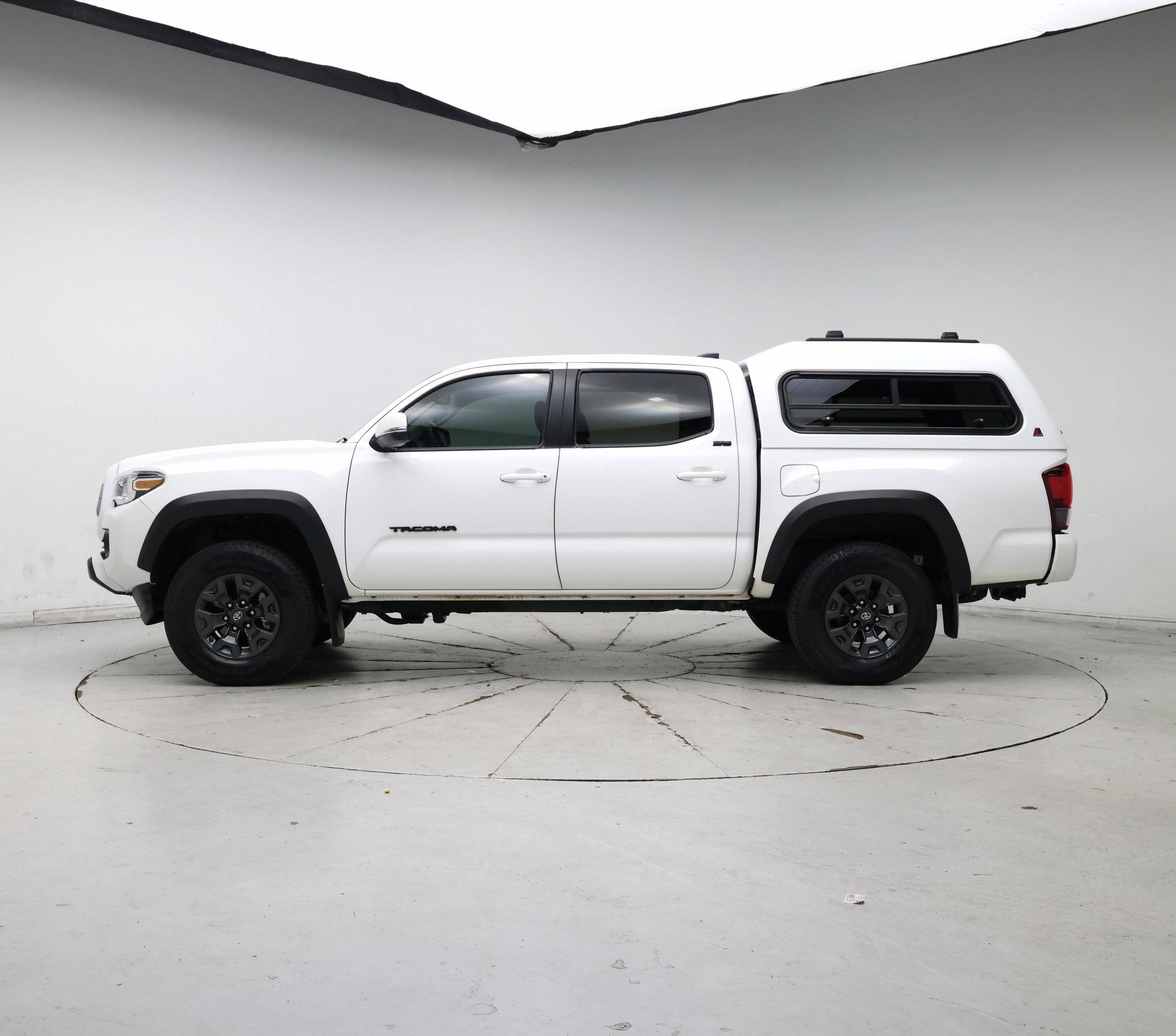 Thumbnail: 2021 Toyota Tacoma - 3
