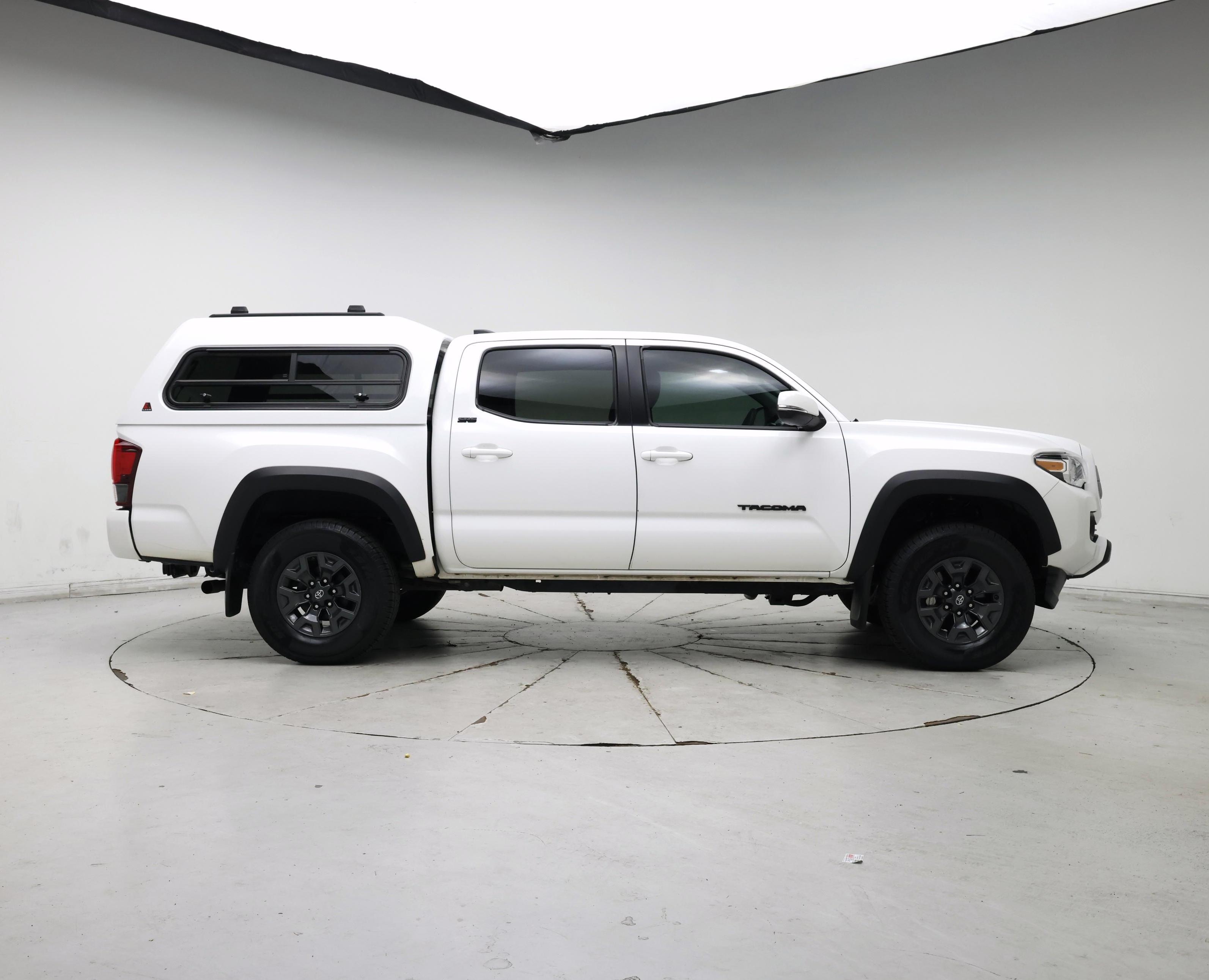 Thumbnail: 2021 Toyota Tacoma - 7