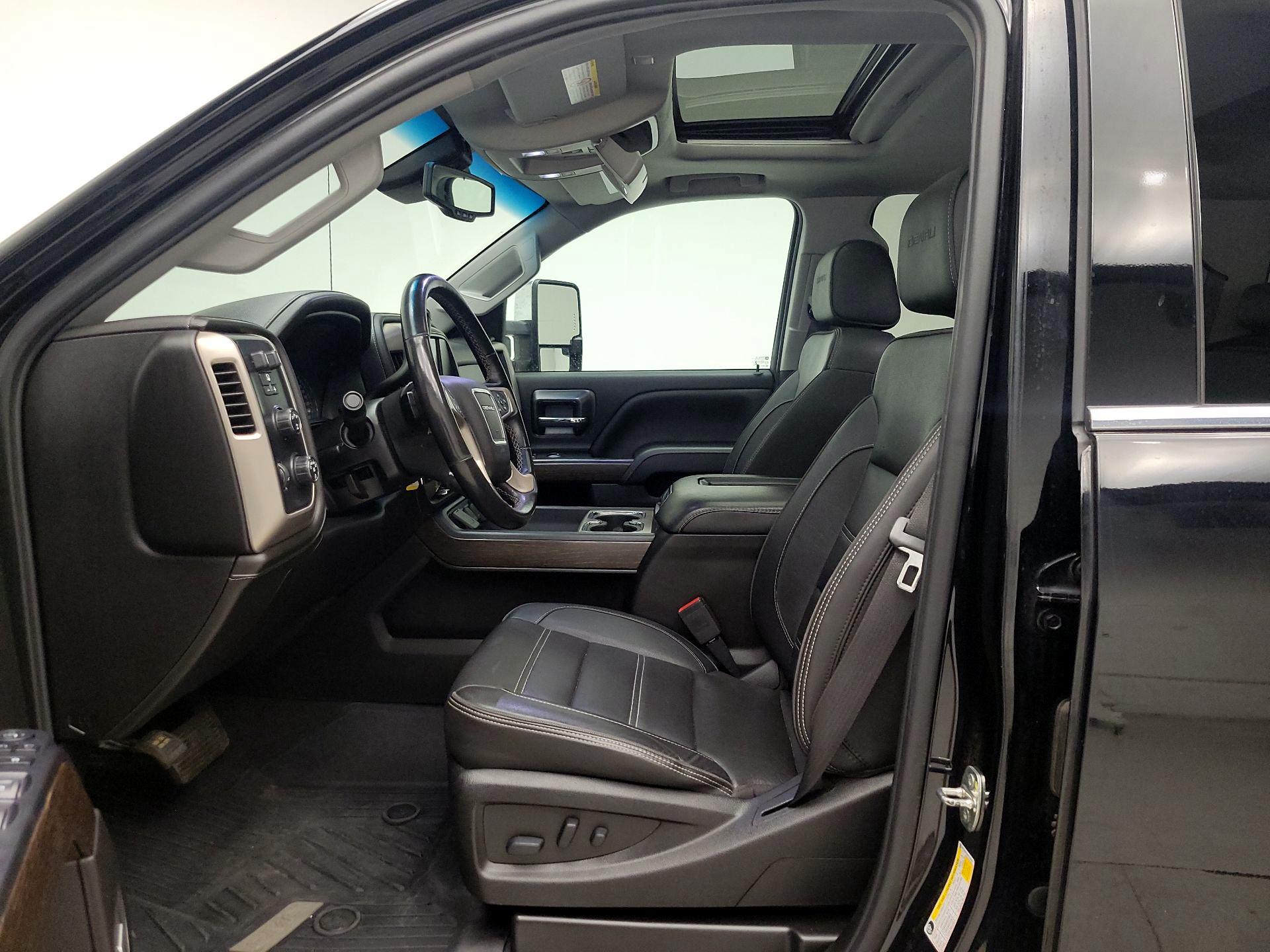 Thumbnail: 2019 GMC Sierra 2500 - 11