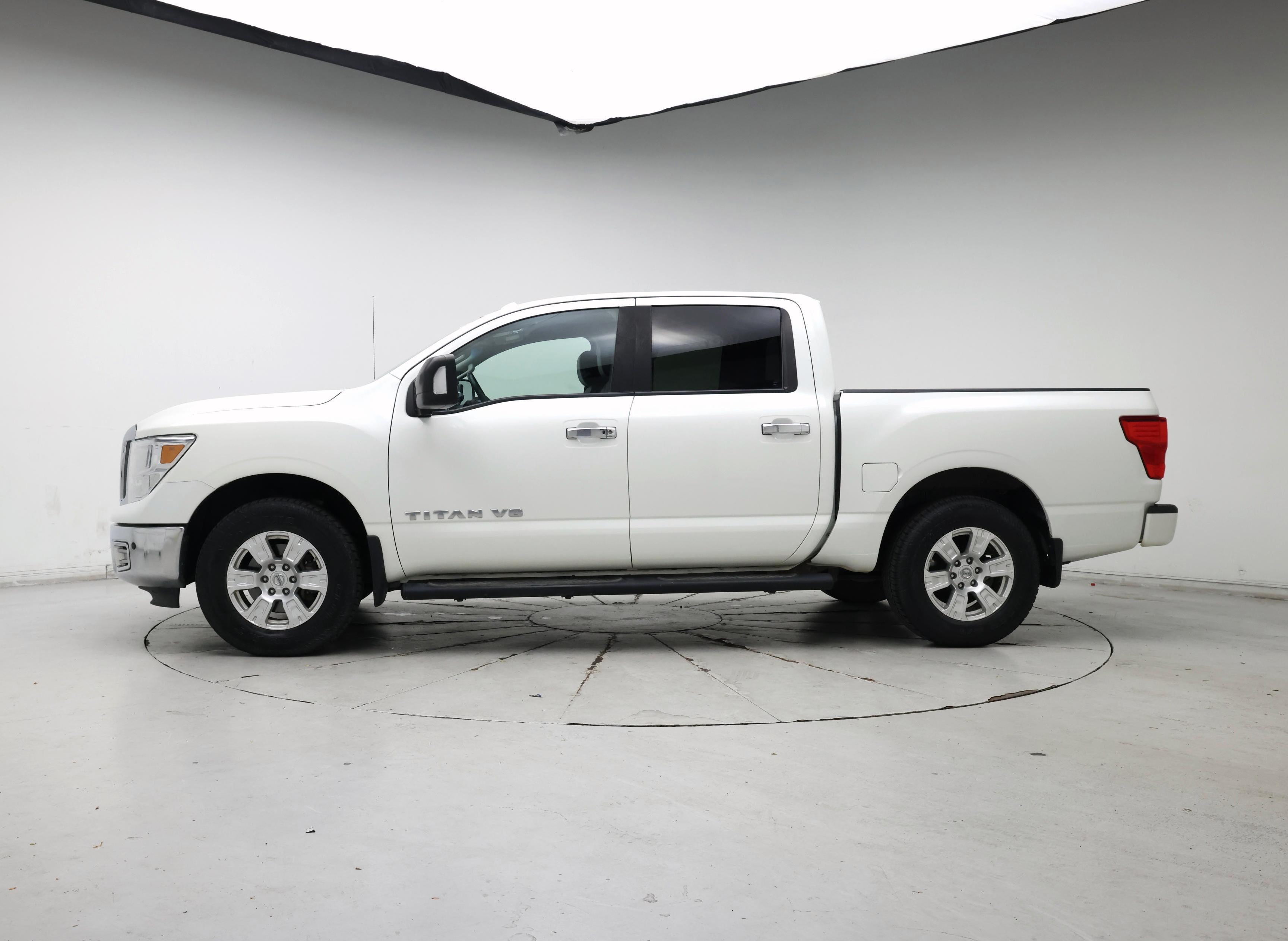 Thumbnail: 2018 Nissan Titan - 3