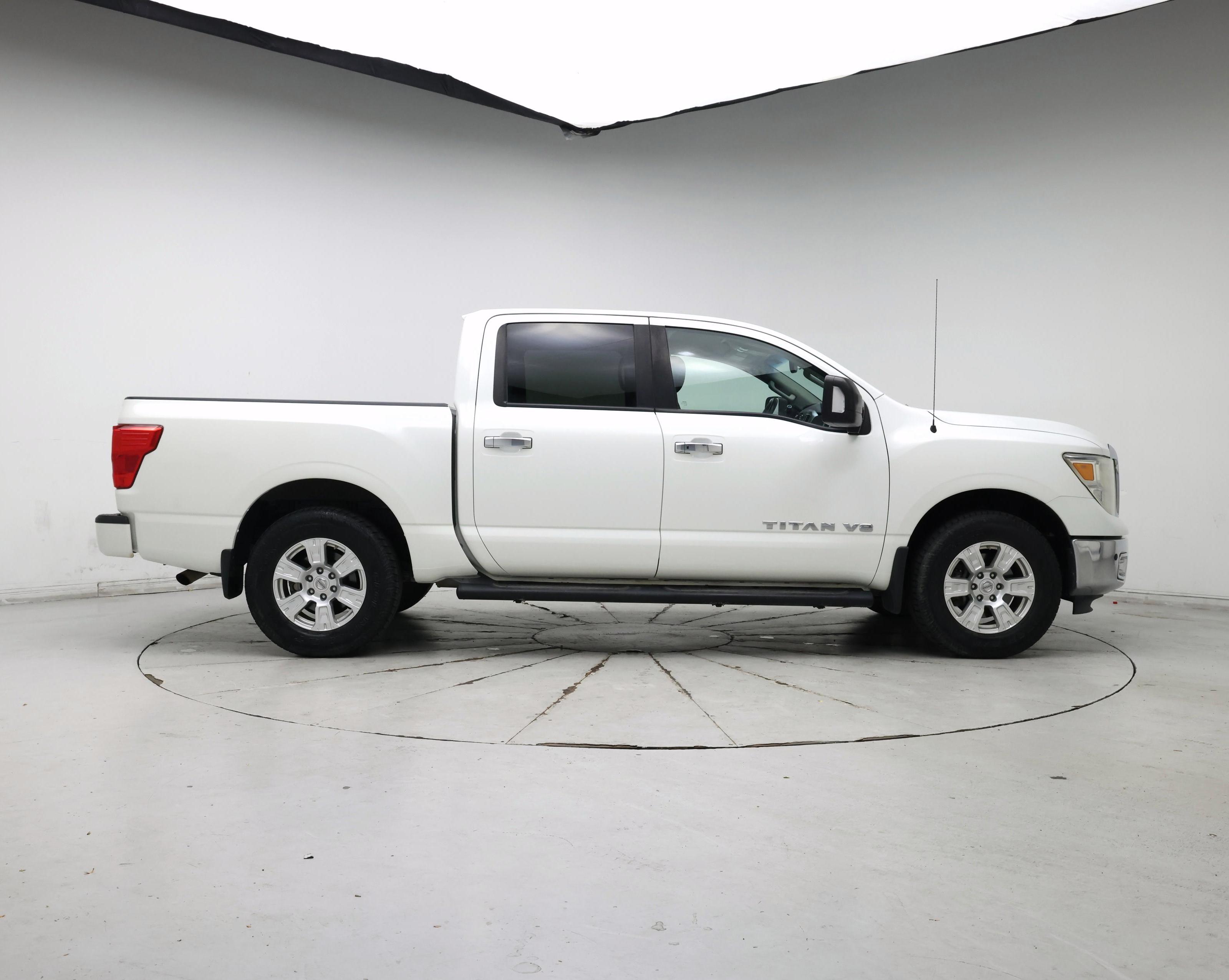 Thumbnail: 2018 Nissan Titan - 7