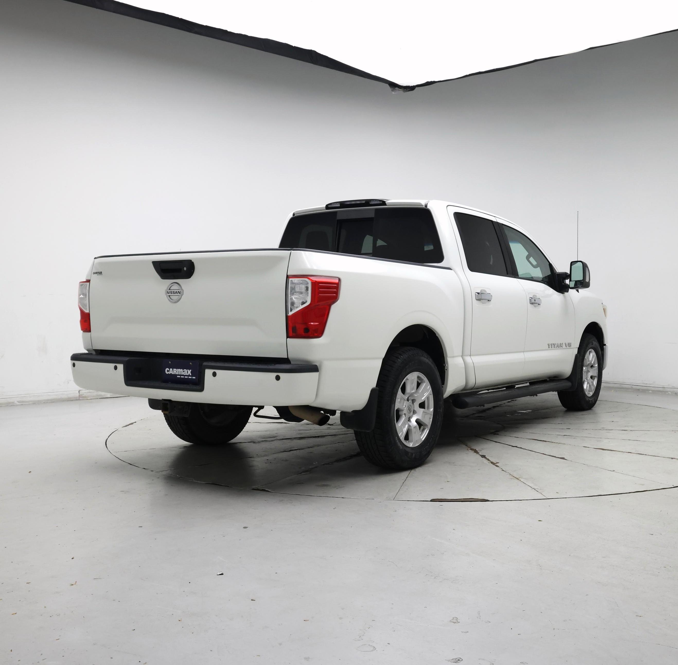 Thumbnail: 2018 Nissan Titan - 8