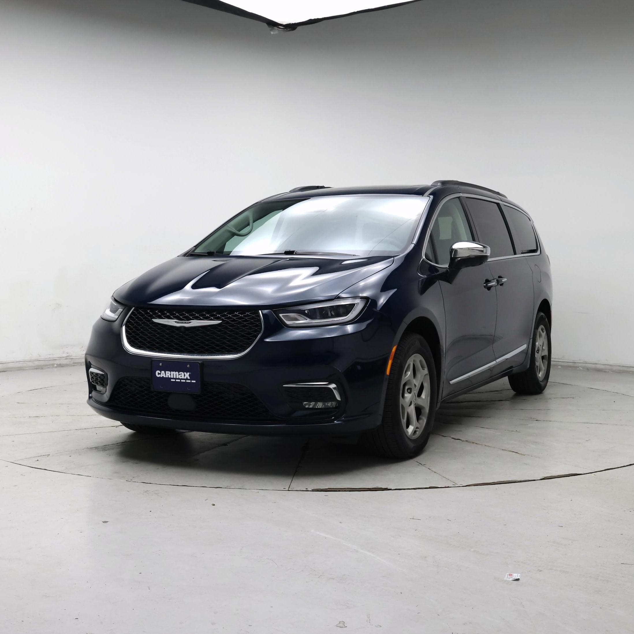 Thumbnail: 2023 Chrysler Pacifica - 4
