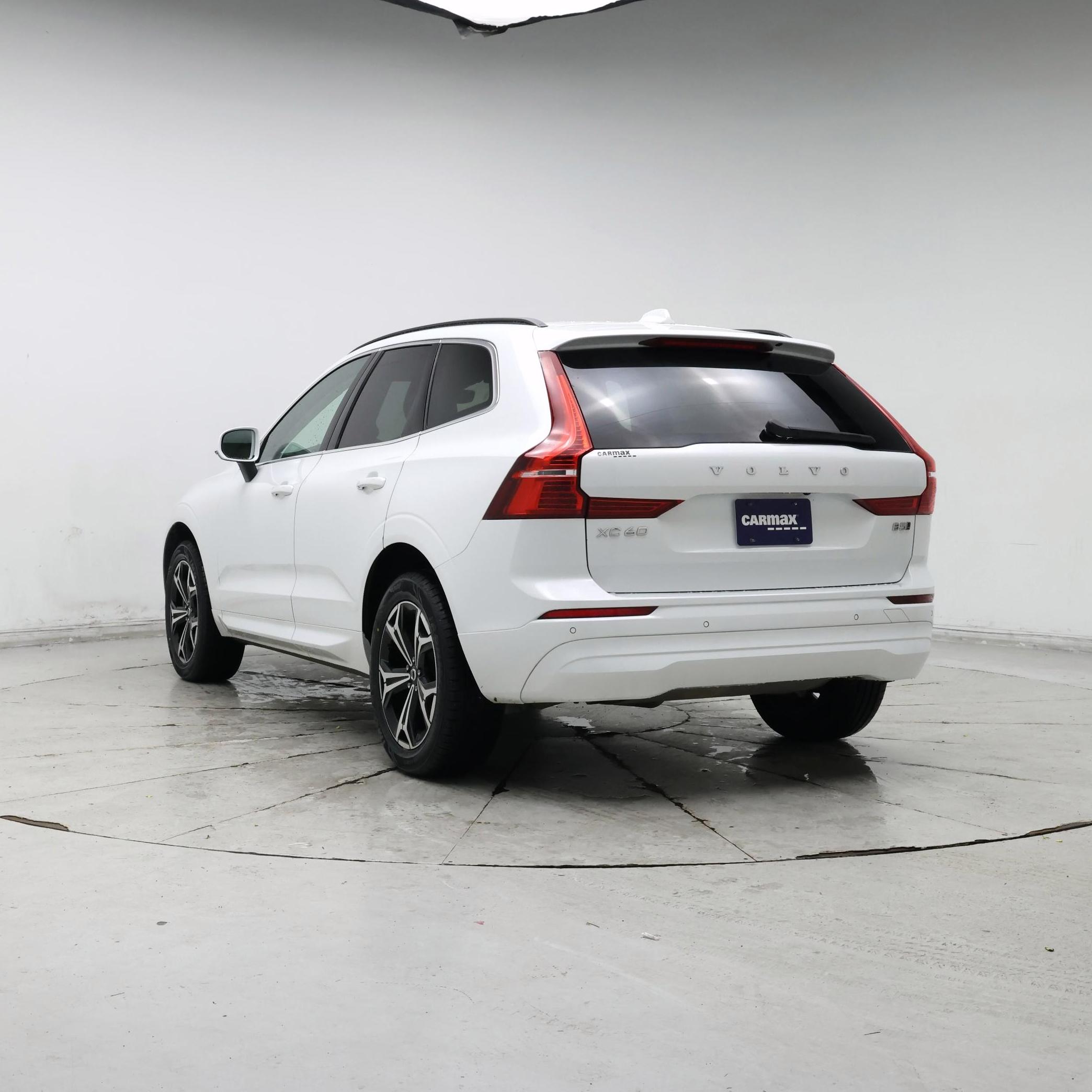 Thumbnail: 2022 Volvo XC60 - 2