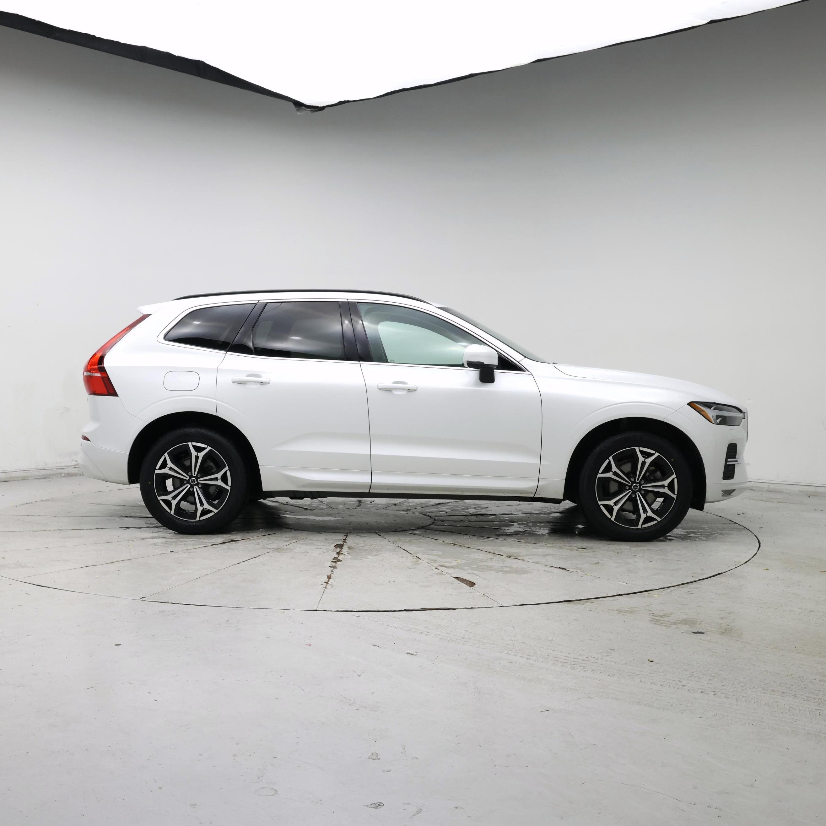 Thumbnail: 2022 Volvo XC60 - 7