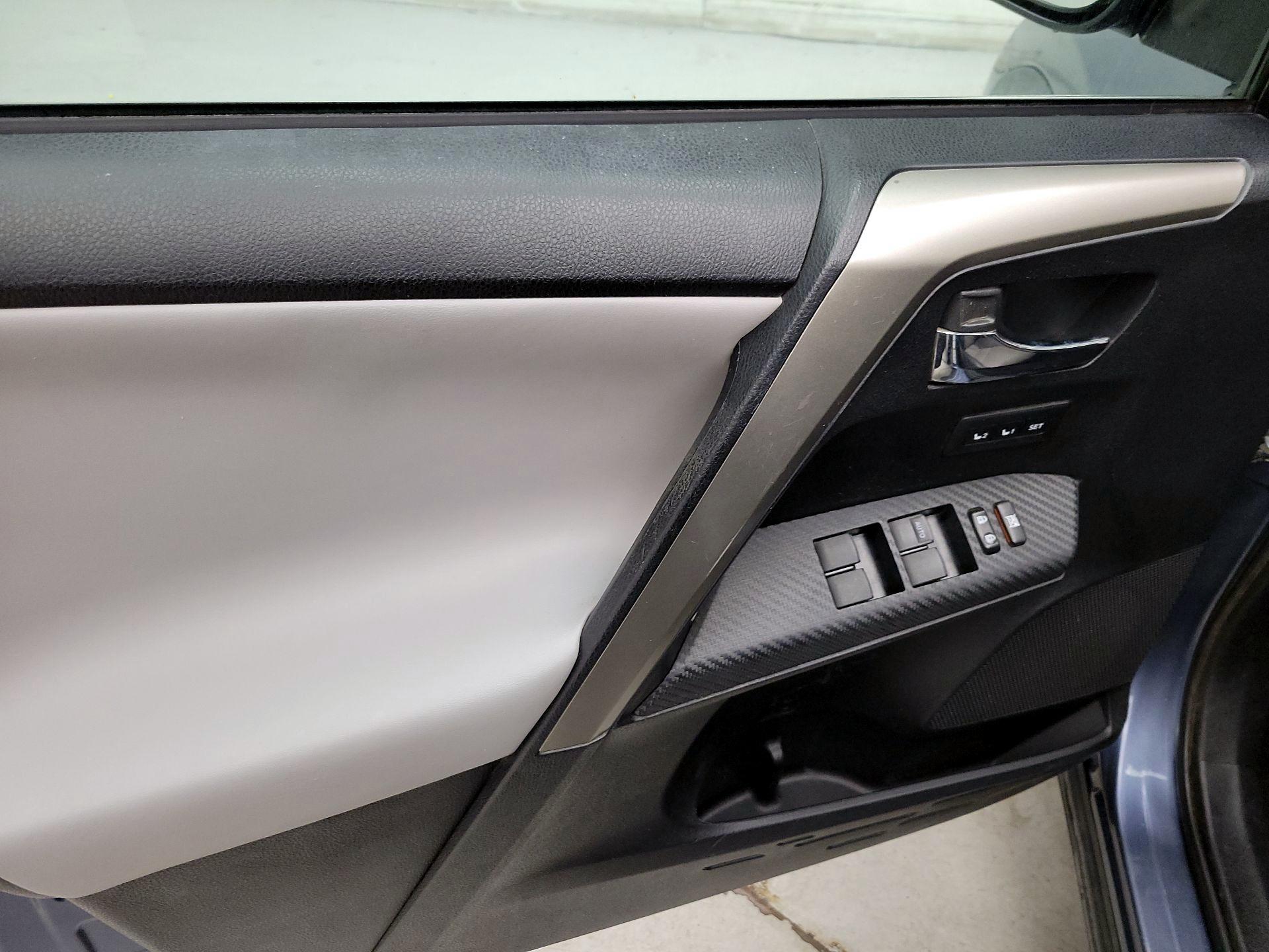 Thumbnail: 2014 Toyota RAV4 - 12