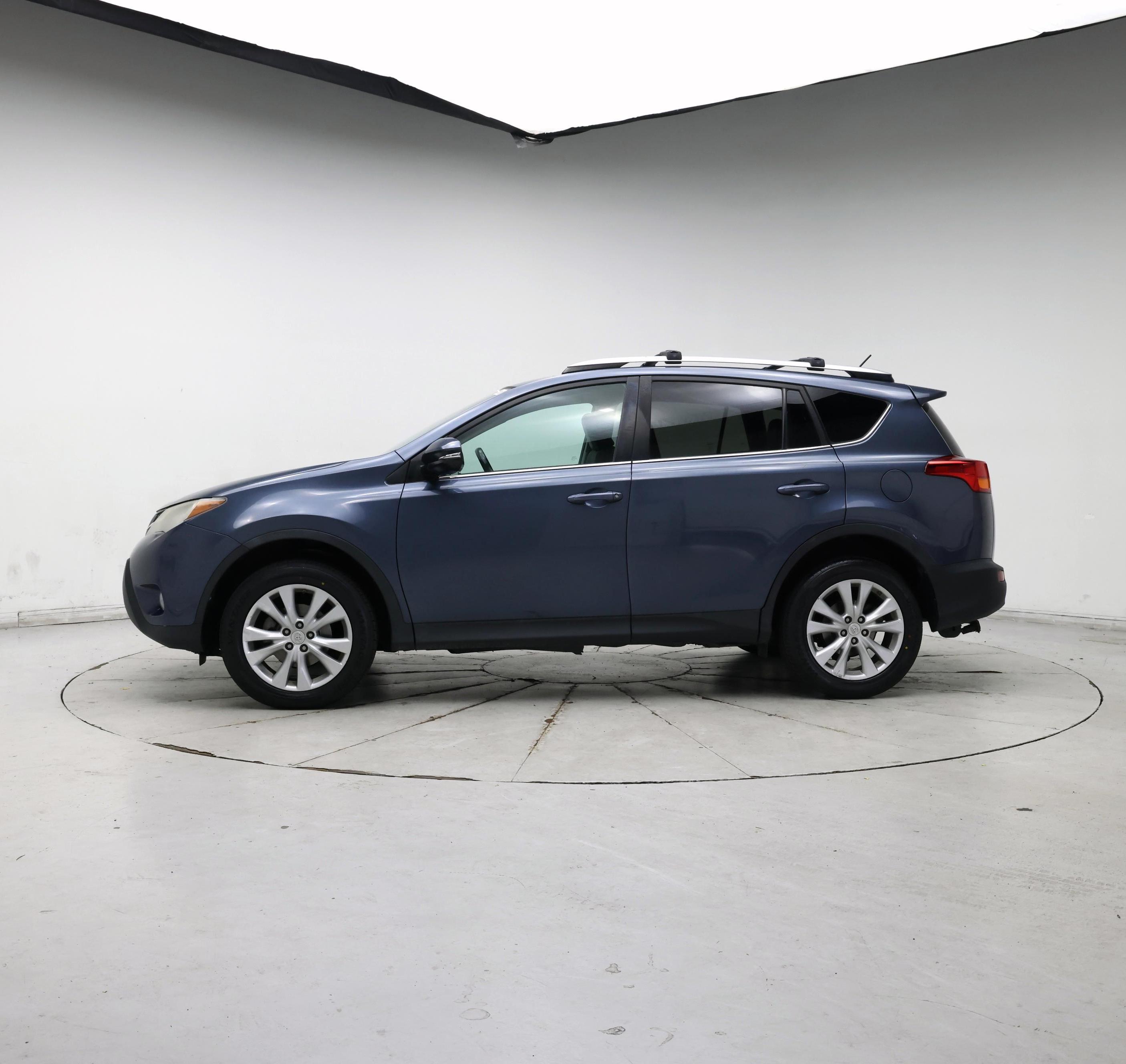 Thumbnail: 2014 Toyota RAV4 - 3