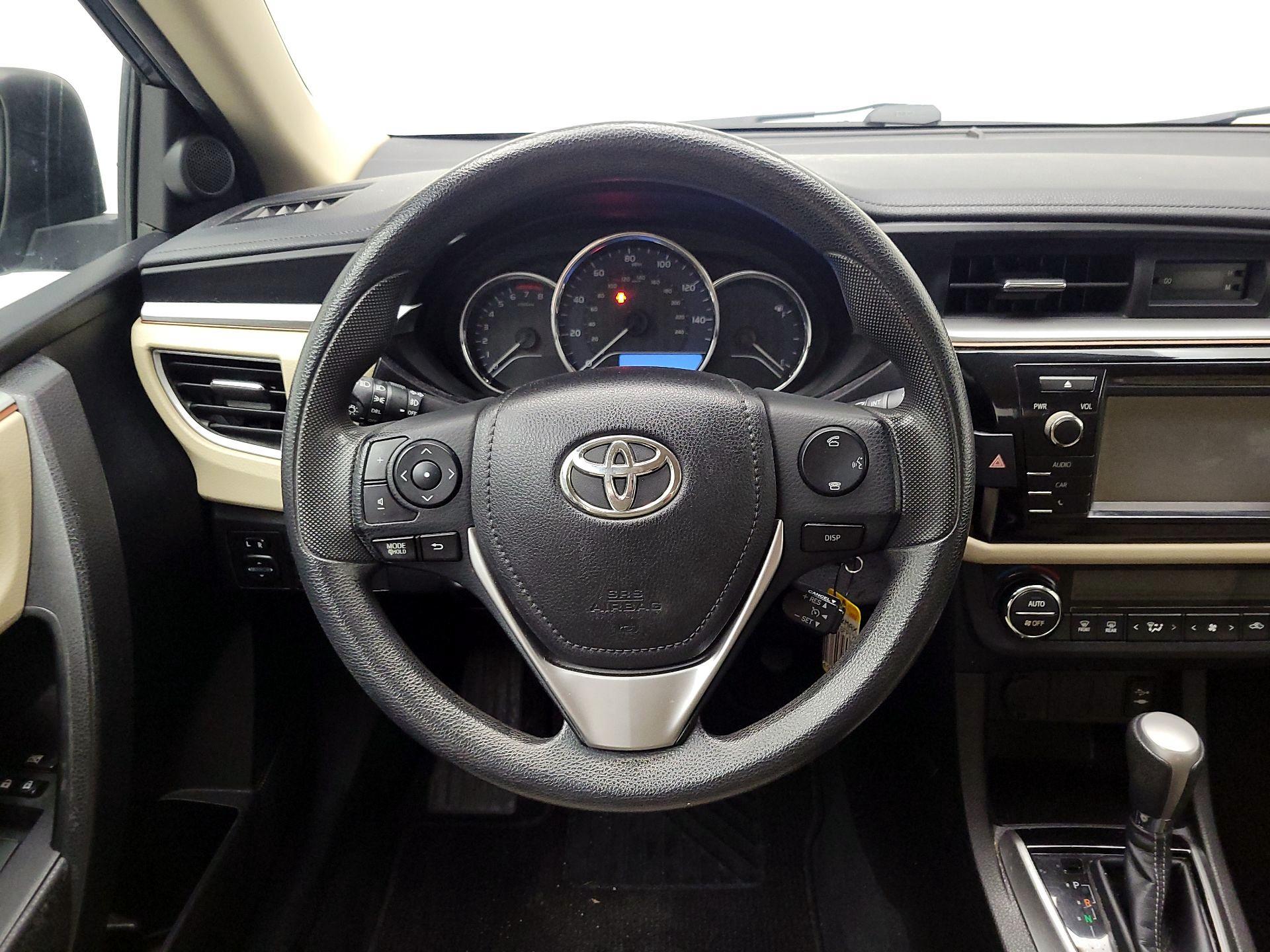 Thumbnail: 2015 Toyota Corolla - 10