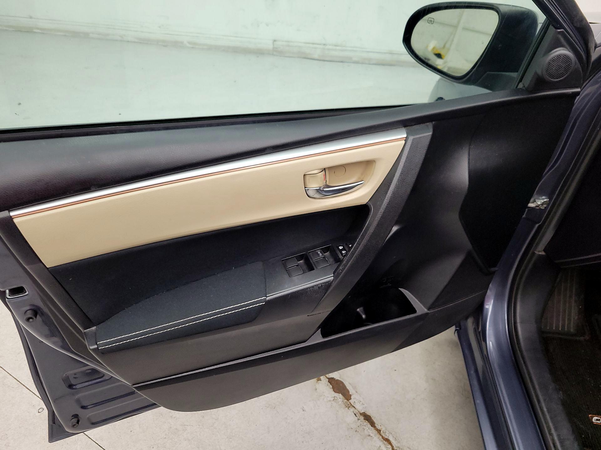 Thumbnail: 2015 Toyota Corolla - 12