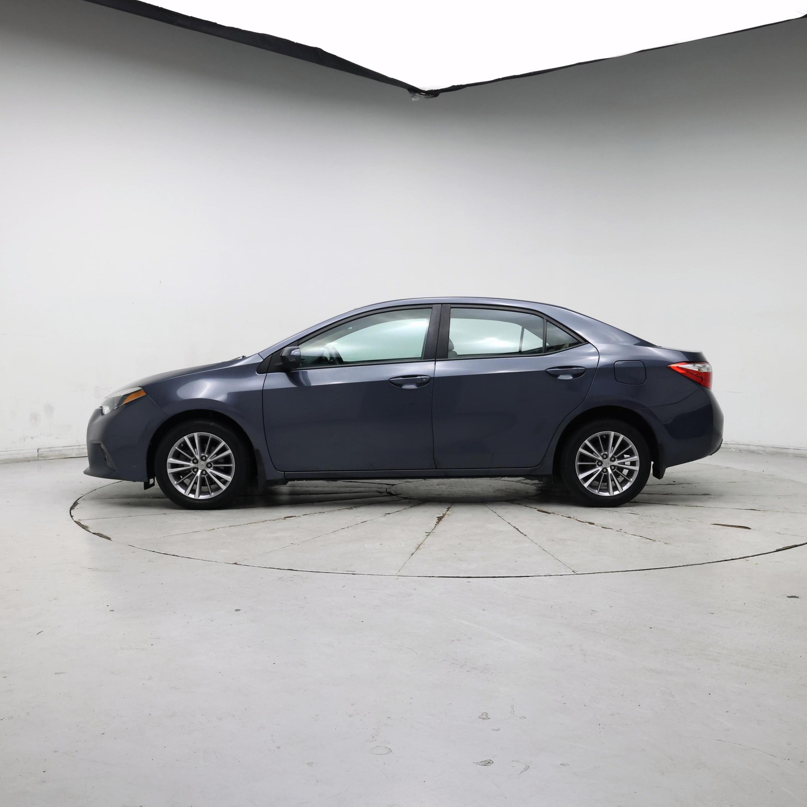 Thumbnail: 2015 Toyota Corolla - 3