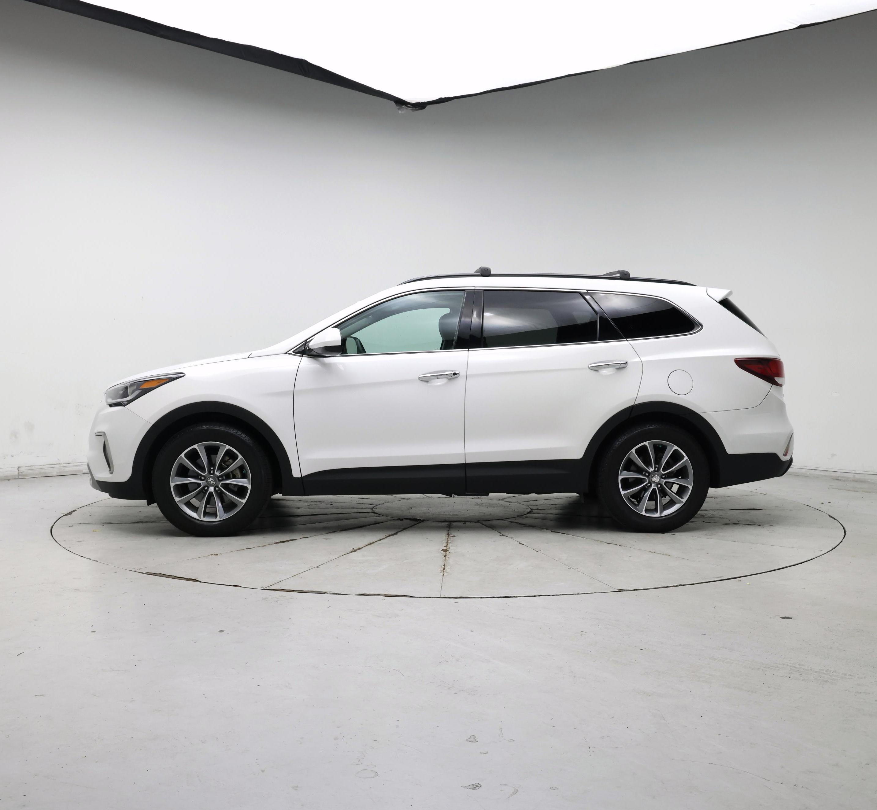 Thumbnail: 2017 Hyundai Santa Fe - 3