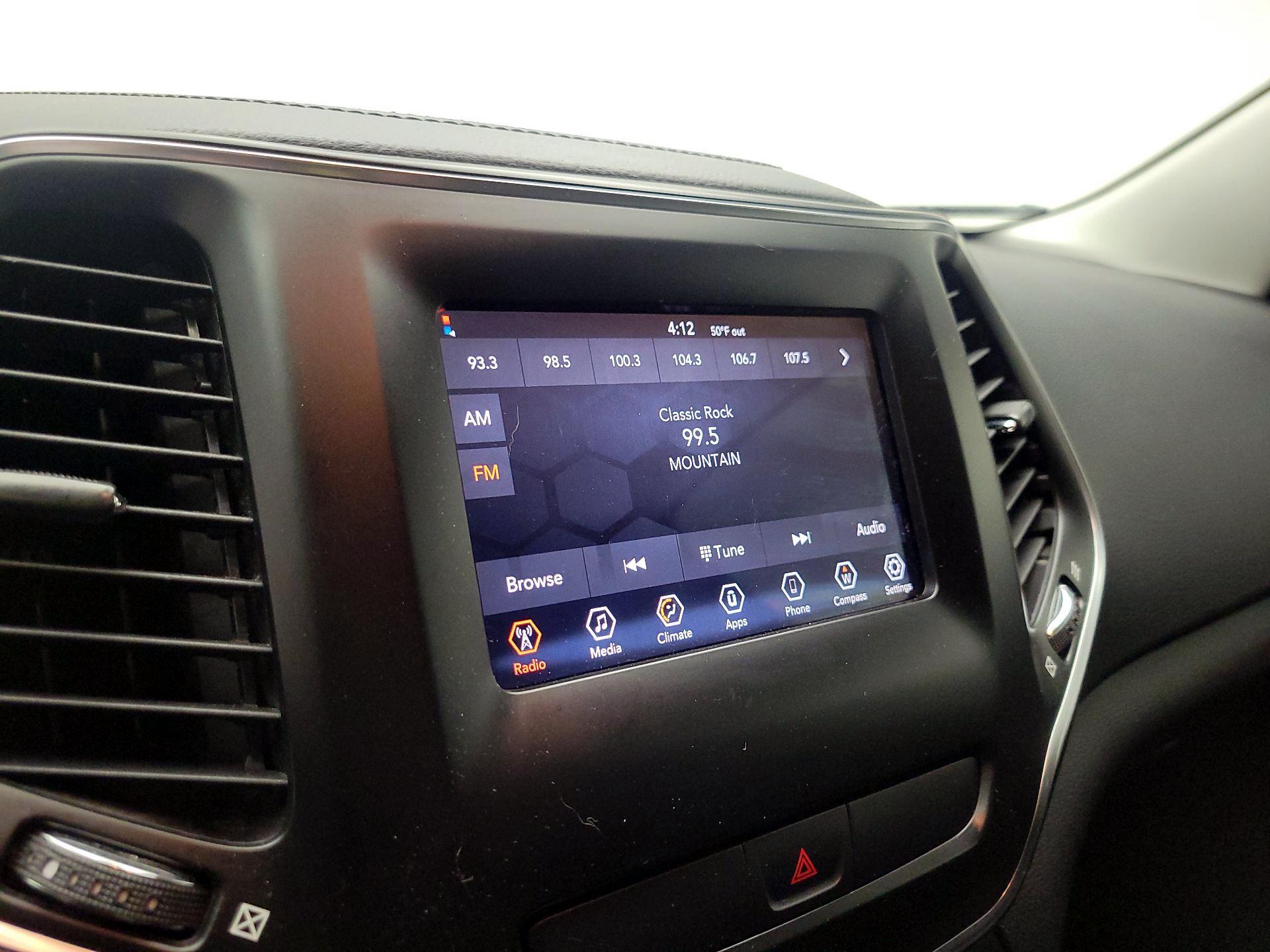 Thumbnail: 2019 Jeep Cherokee - 13