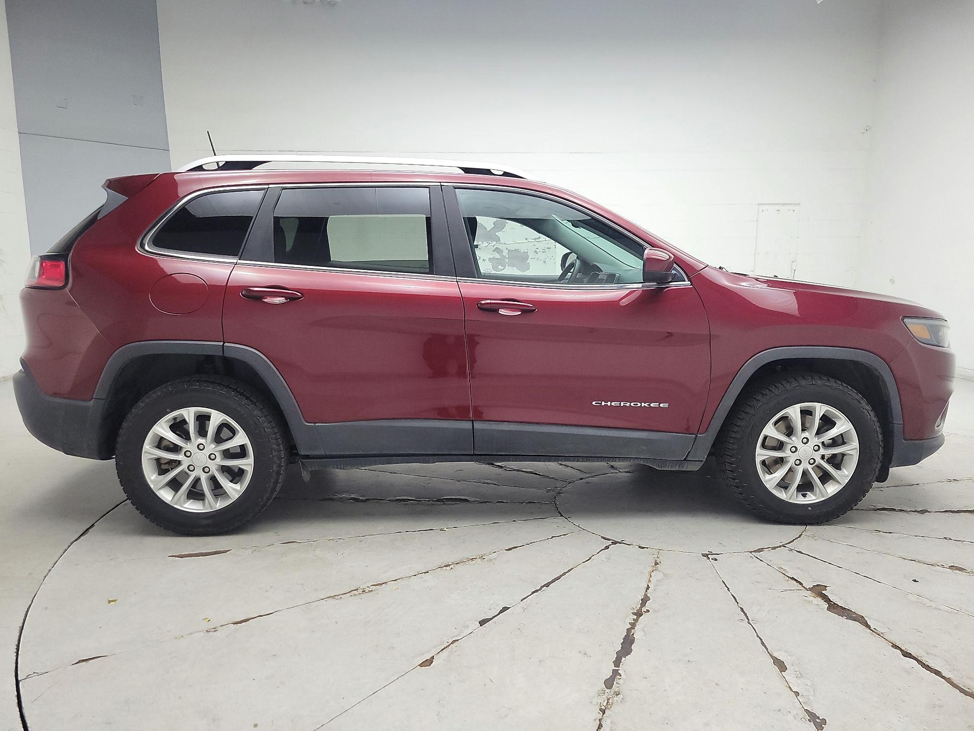Thumbnail: 2019 Jeep Cherokee - 4