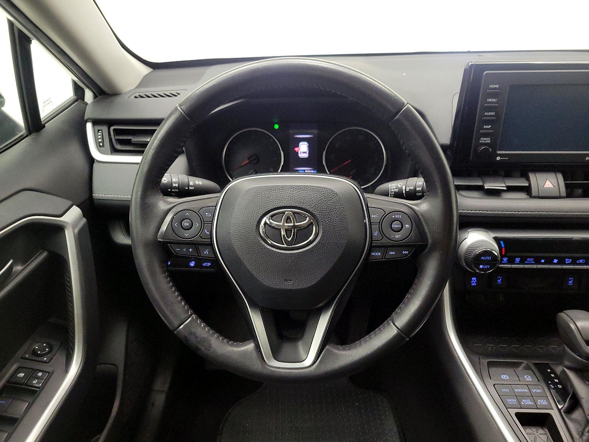 Thumbnail: 2021 Toyota RAV4 - 10