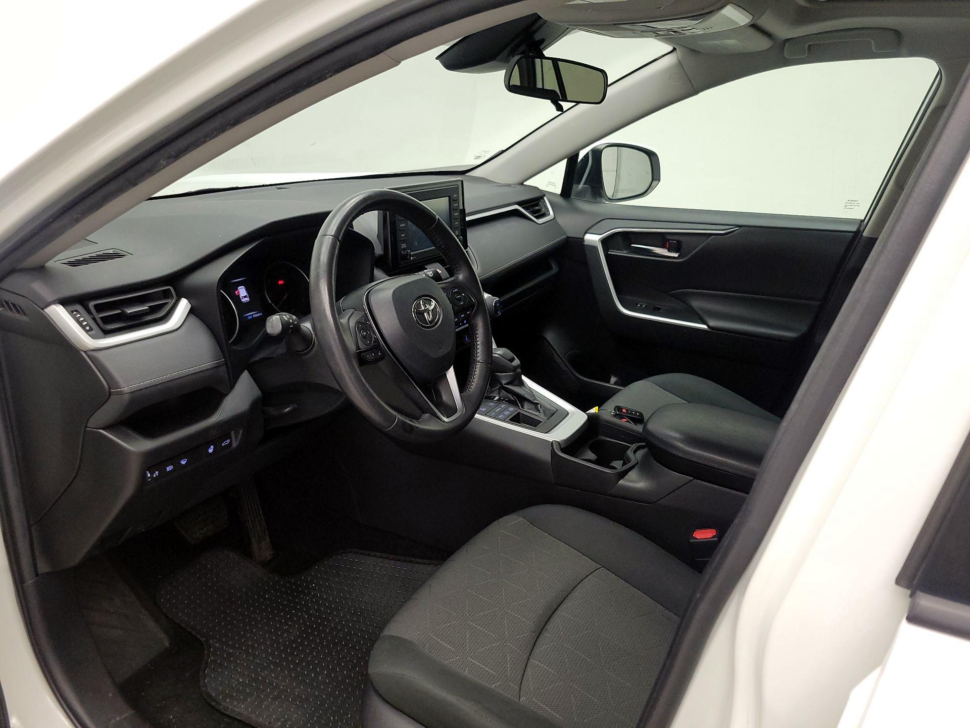 Thumbnail: 2021 Toyota RAV4 - 11