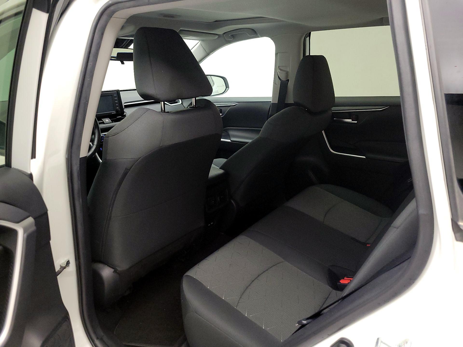 Thumbnail: 2021 Toyota RAV4 - 20