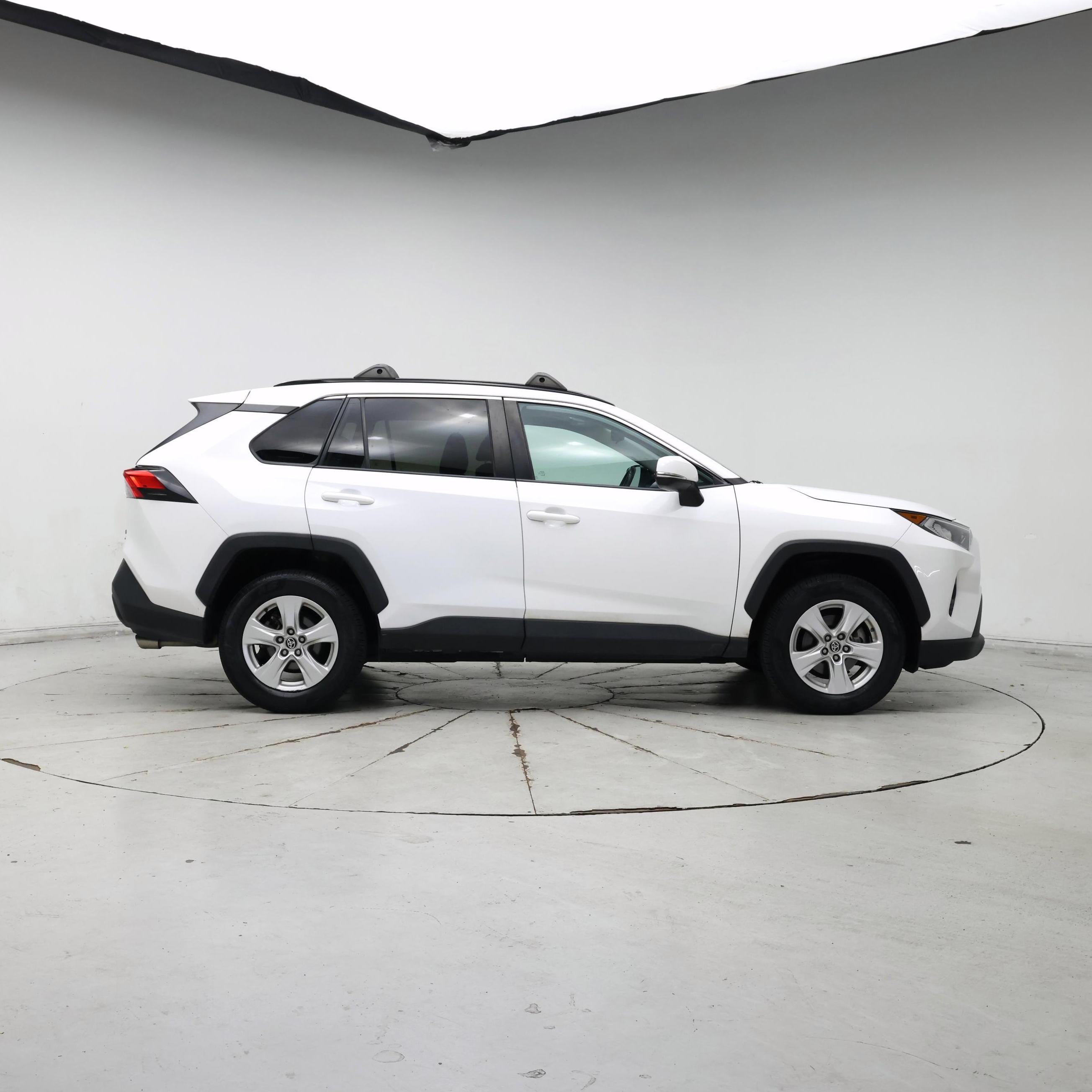 Thumbnail: 2021 Toyota RAV4 - 7