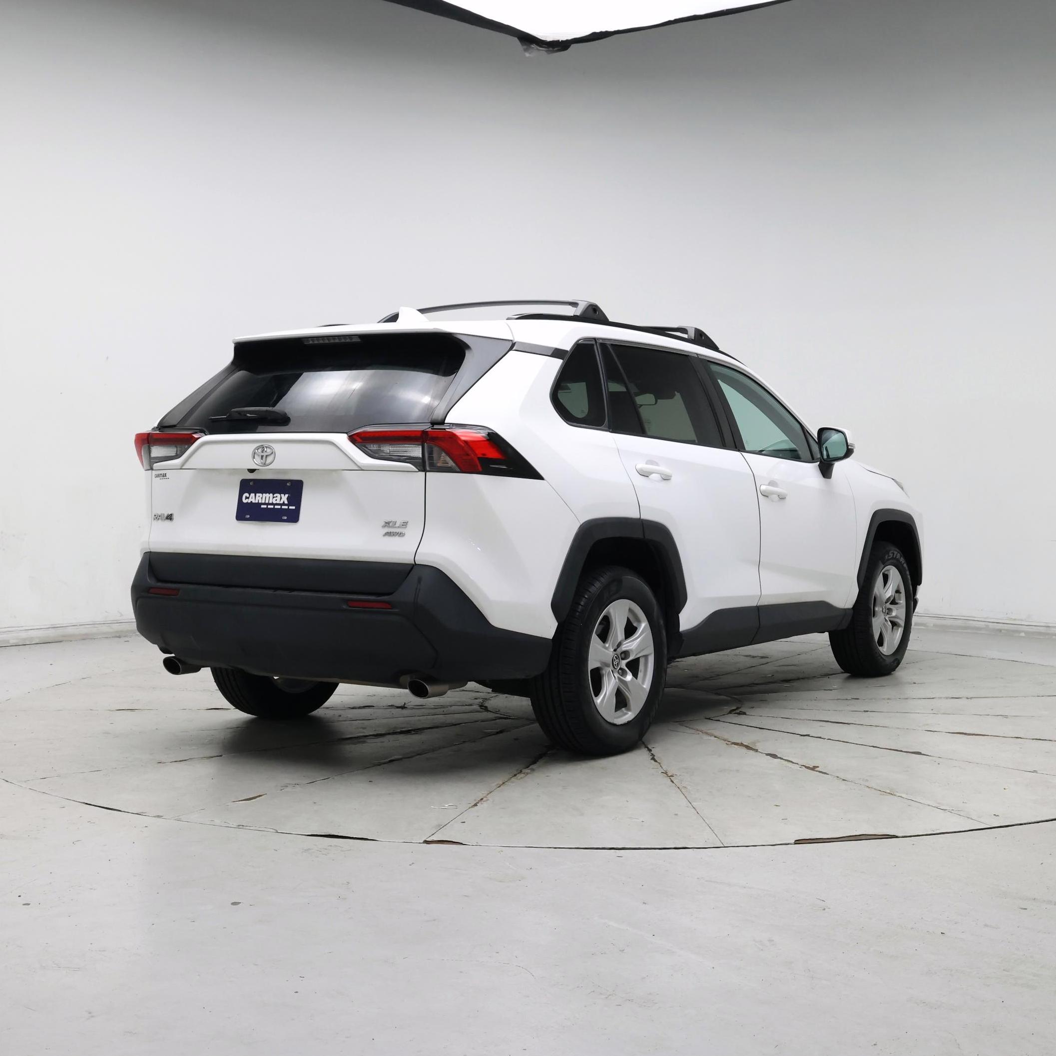 Thumbnail: 2021 Toyota RAV4 - 8