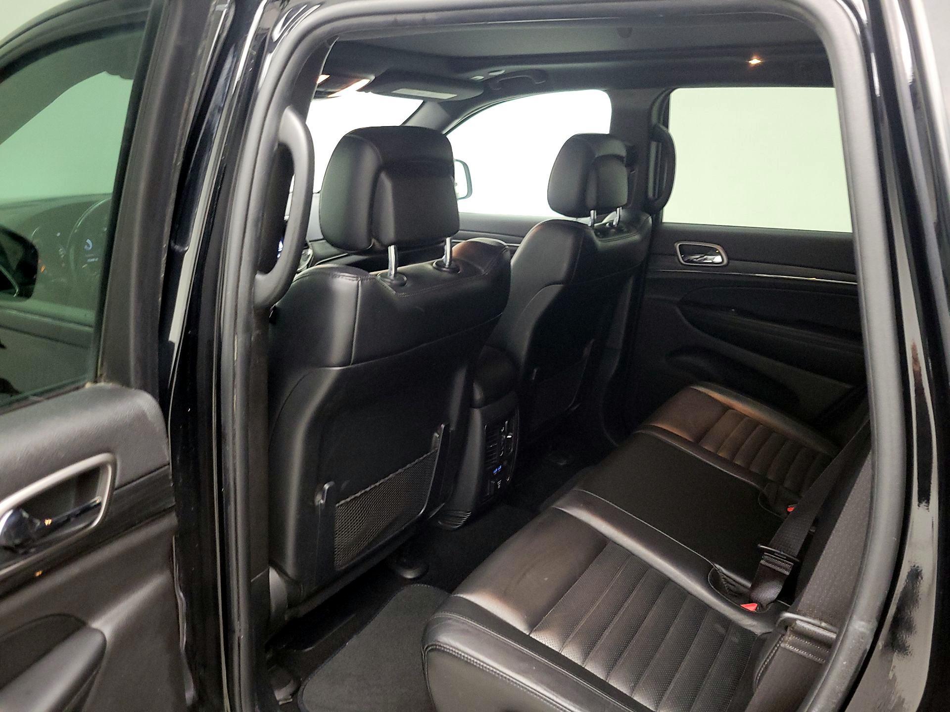Thumbnail: 2020 Jeep Grand Cherokee - 20