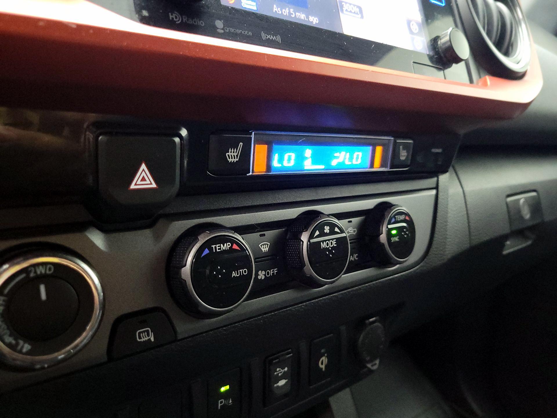 Thumbnail: 2016 Toyota Tacoma - 17