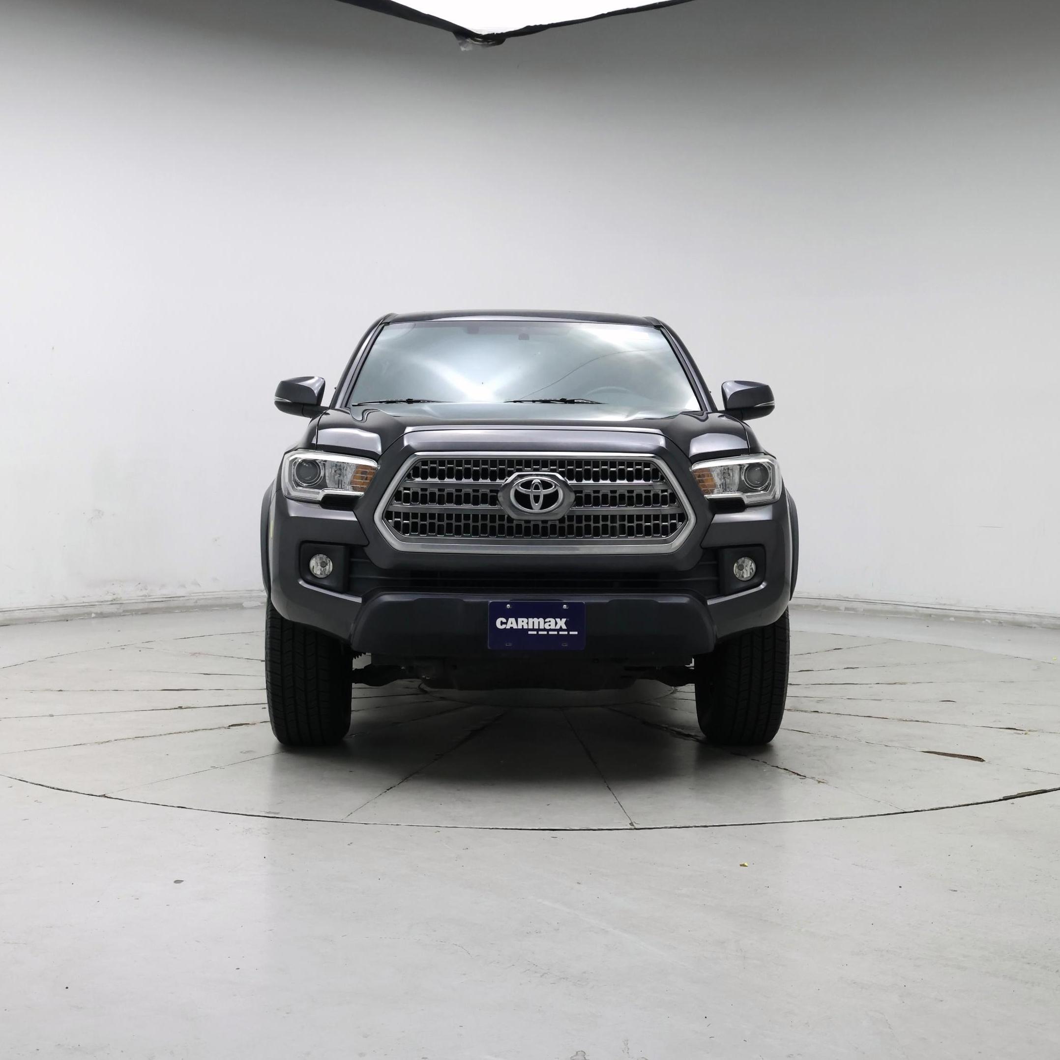 Thumbnail: 2016 Toyota Tacoma - 5