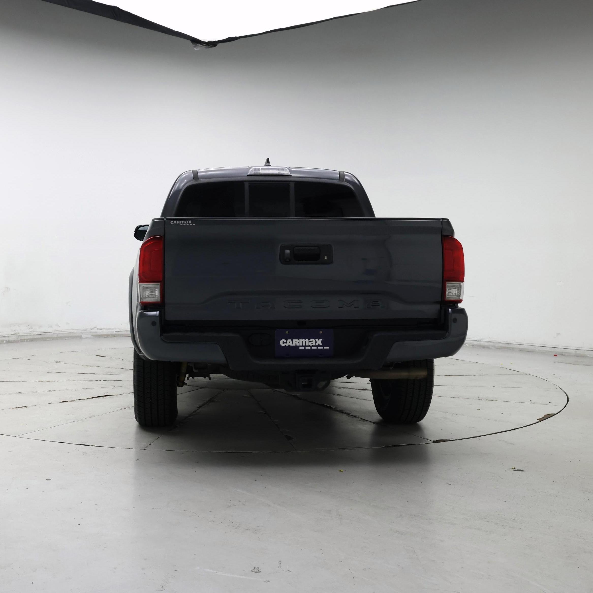 Thumbnail: 2016 Toyota Tacoma - 6